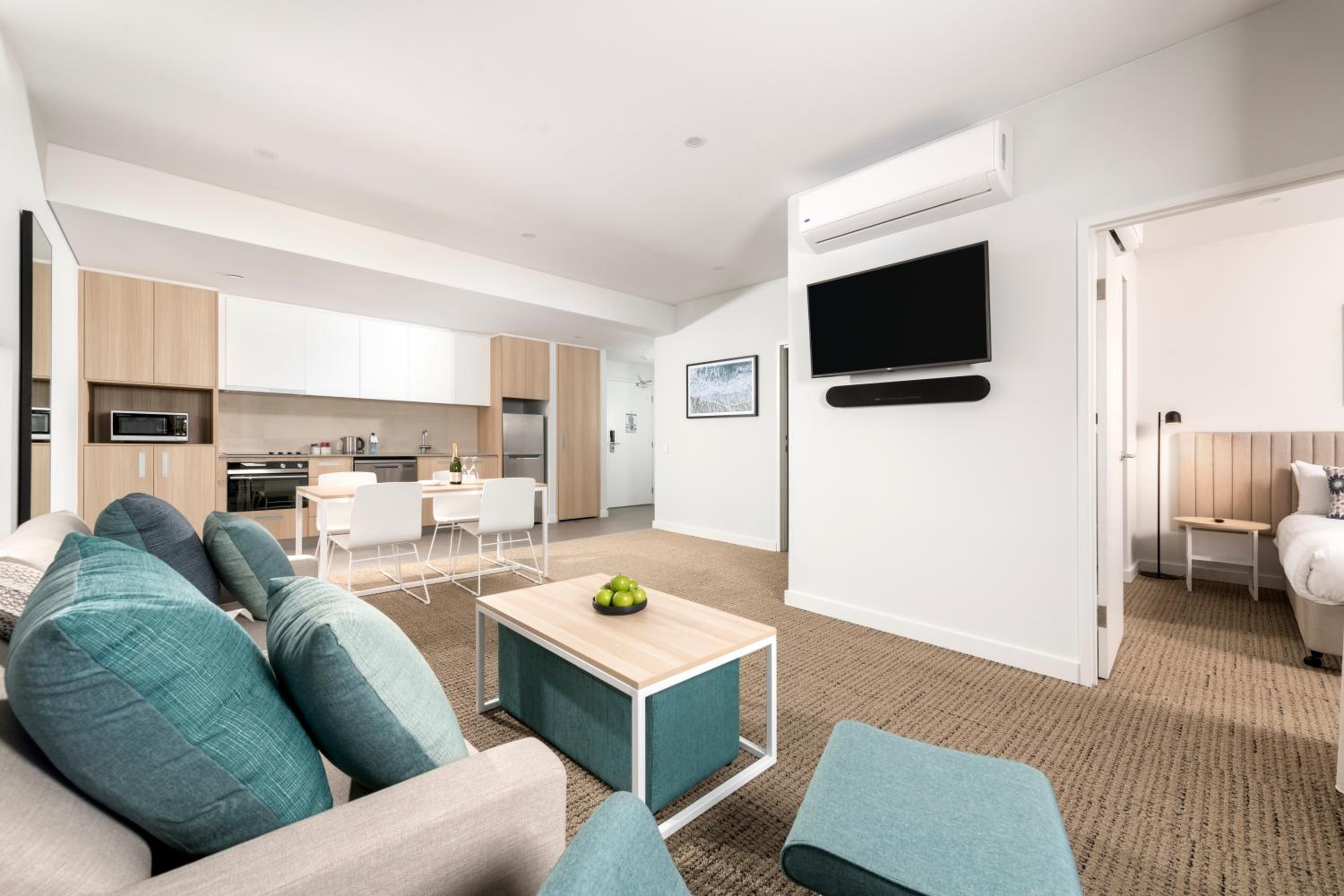 One-Bedroom Deluxe Apartment with Limited Housekeeping - Photo 3