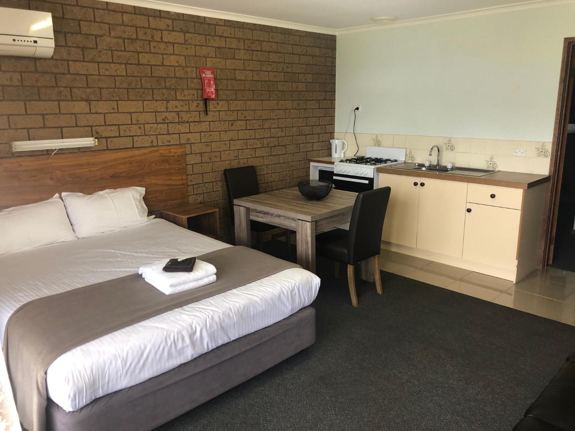 Self-Contained Motel Unit (4 Max - No Pets) - Photo 2