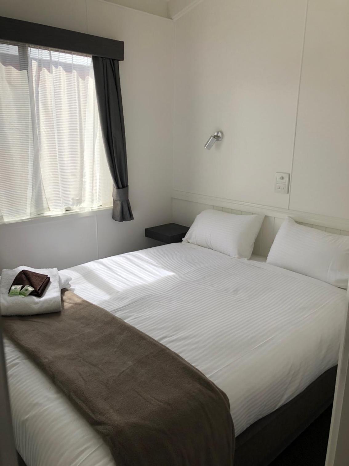 Deluxe Three-Bedroom Cabin (No Pets)  - Photo 4