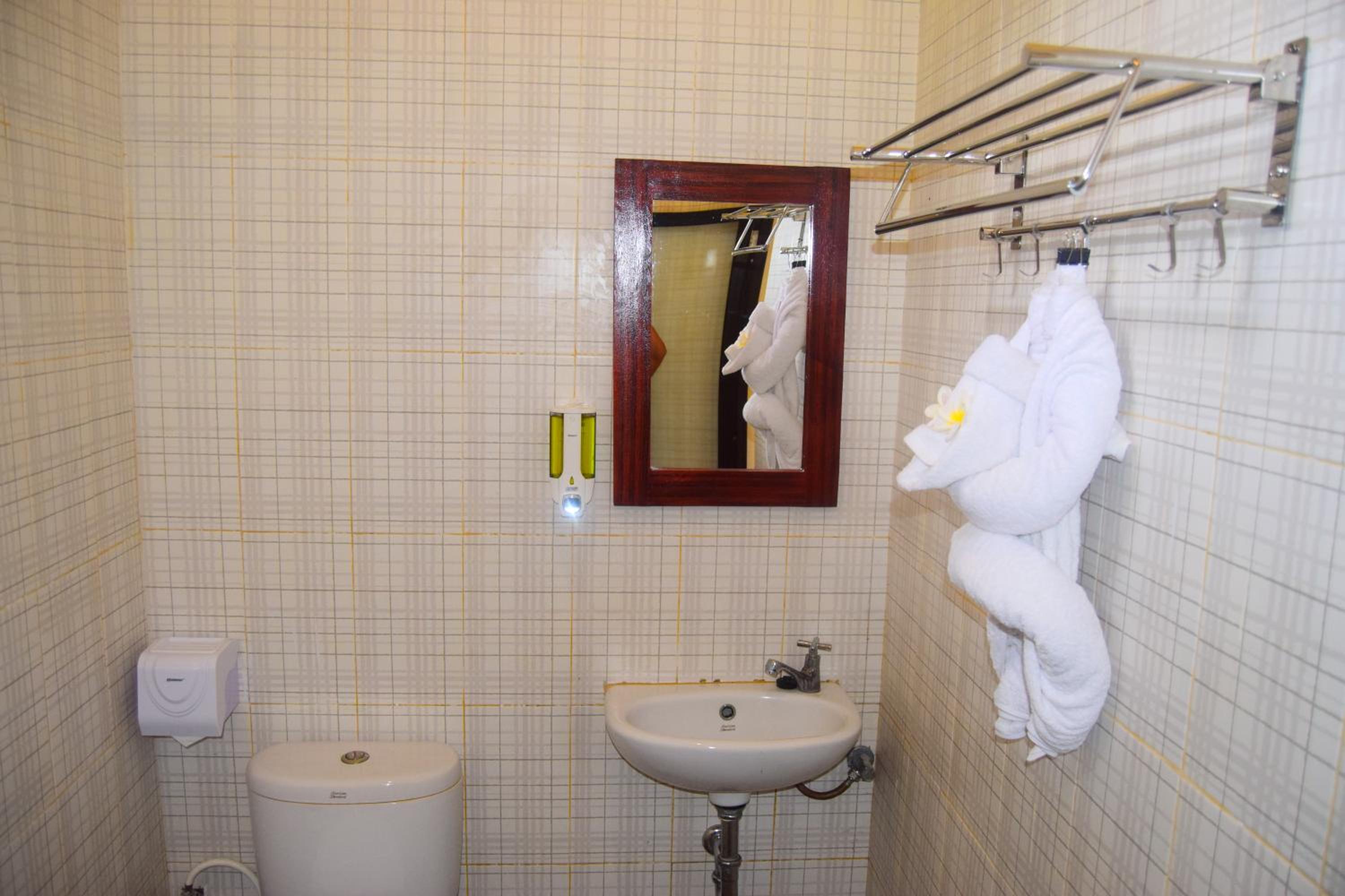 Deluxe Double Room - Photo 17