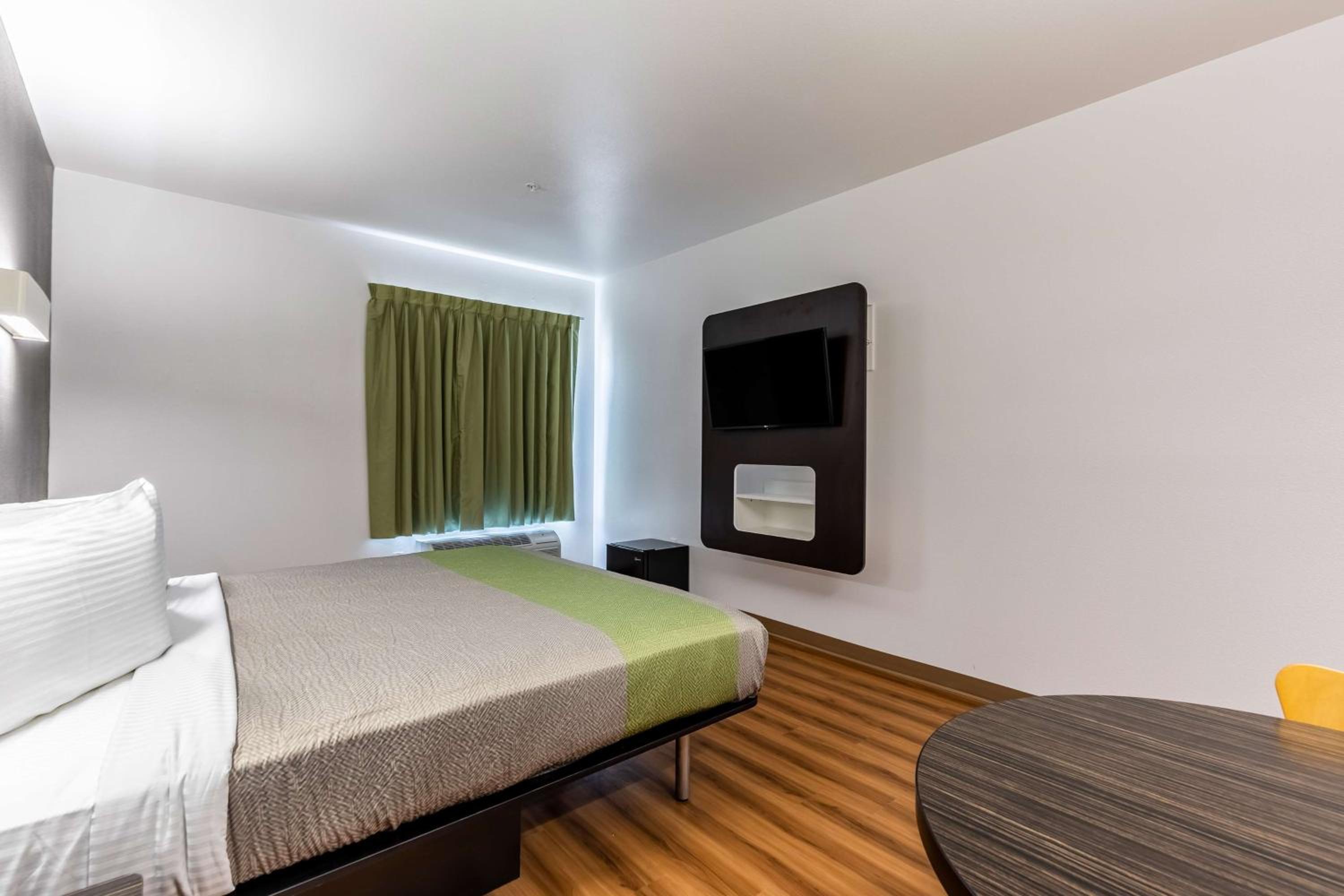 1 KING BED | MOBILITY ACCESSIBLE | RI SHWR | MINI FRIDGE | NON-SMOKING | Free Parking at Motel 6-Las Vegas, NV - Motor Speedway in Las Vegas