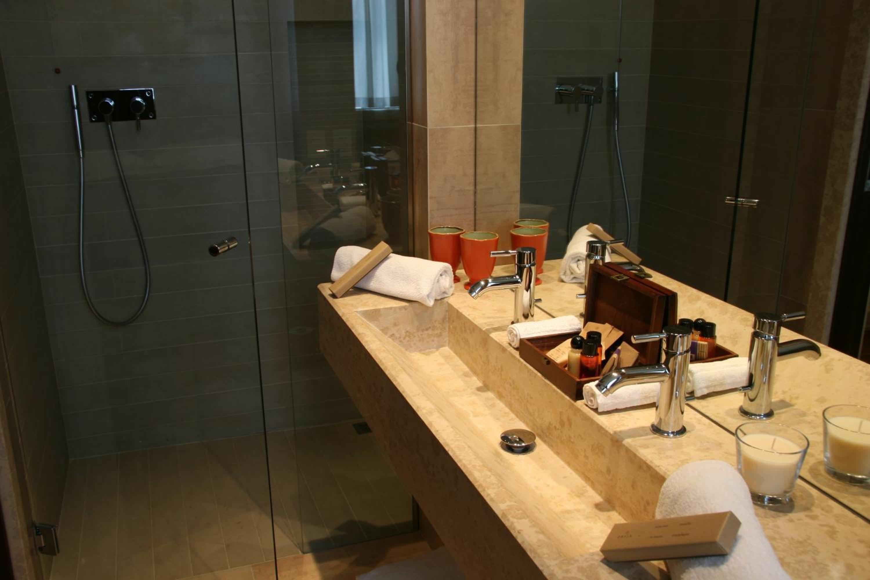 Superior Double or Twin Room - Photo 7