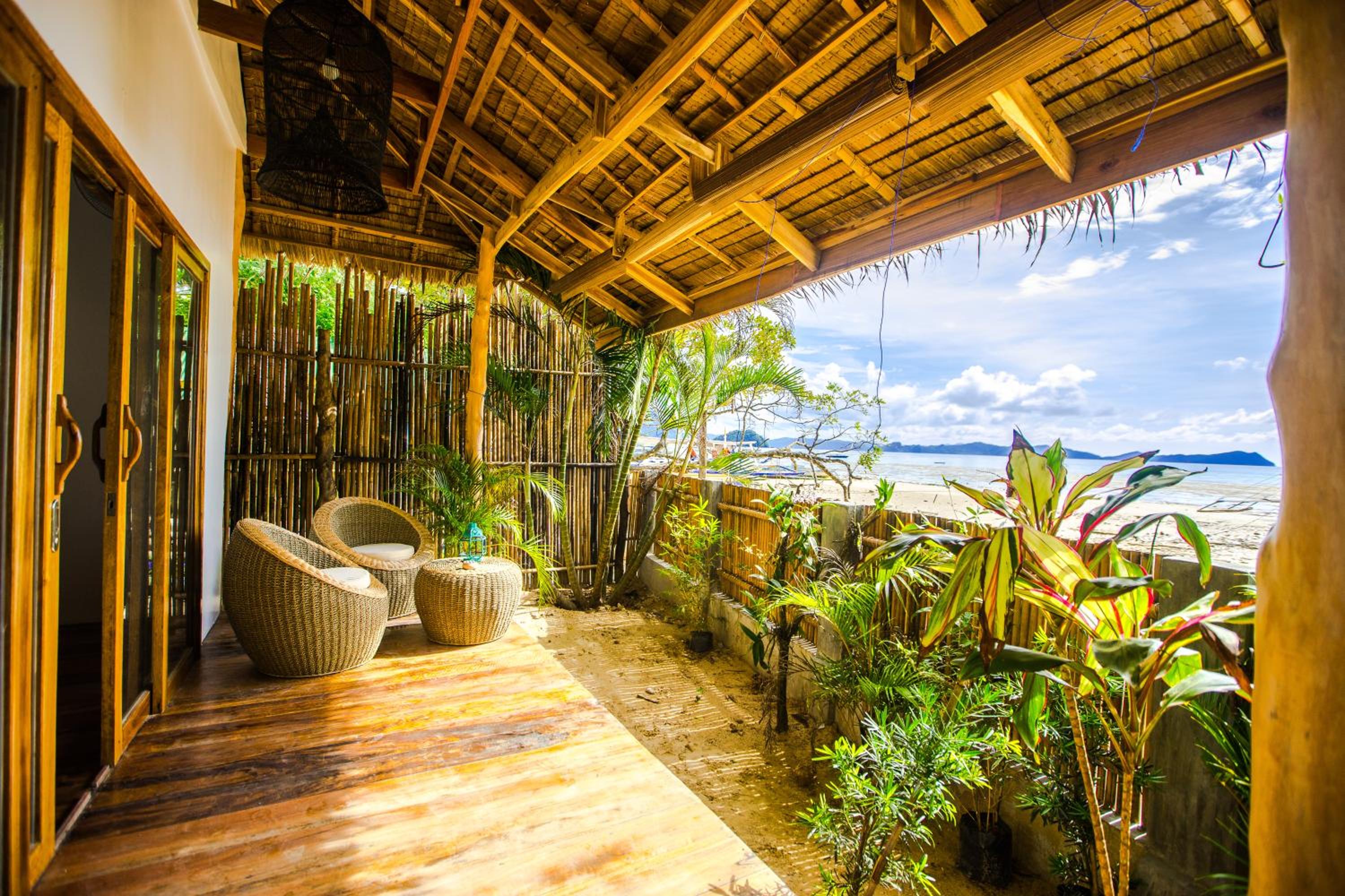 Bungalow - Beach Front - Photo 8