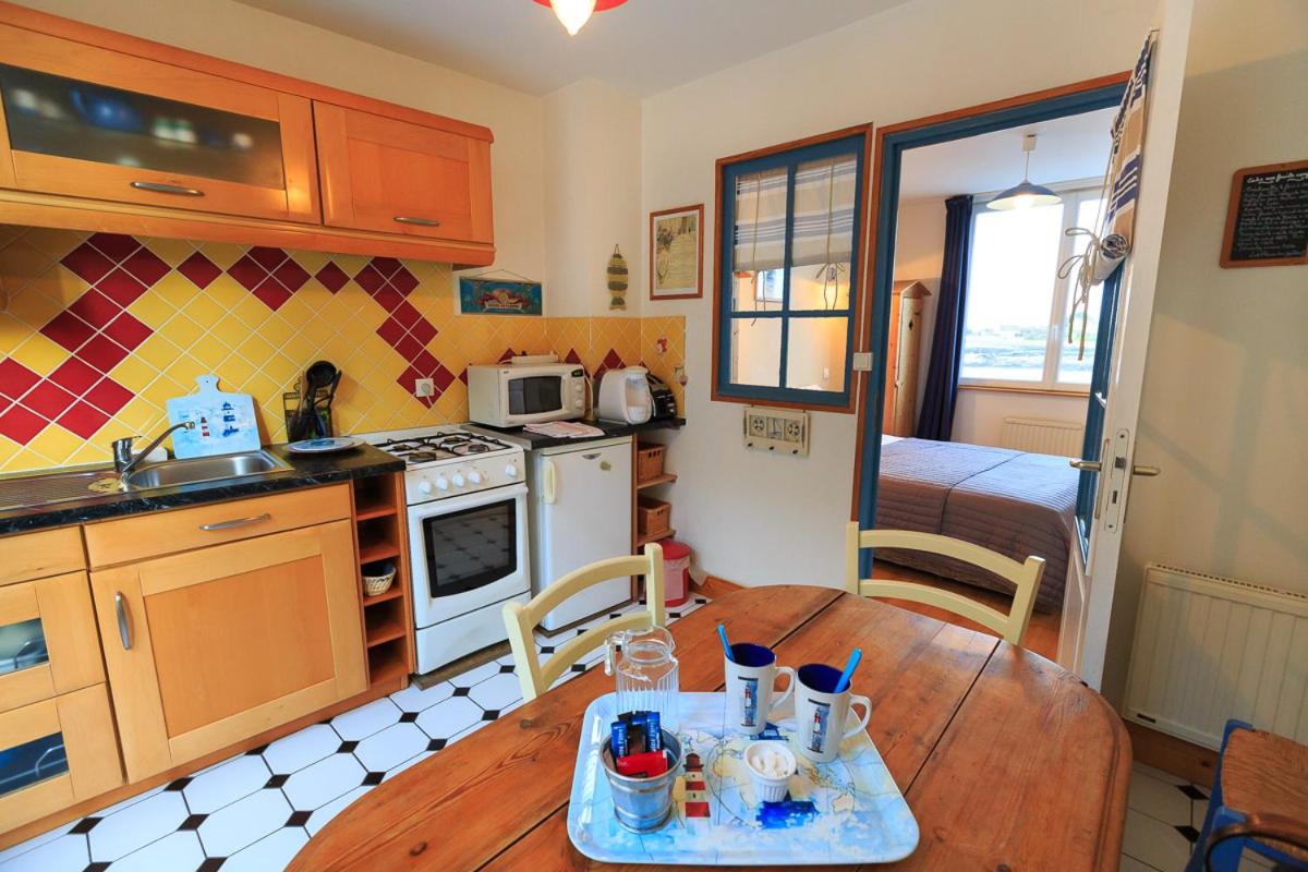 Apartment with Sea View - Photo 4