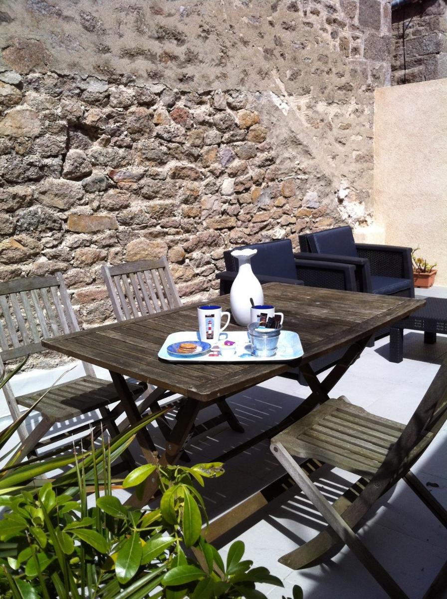 Apartment with Sea View - Photo 1