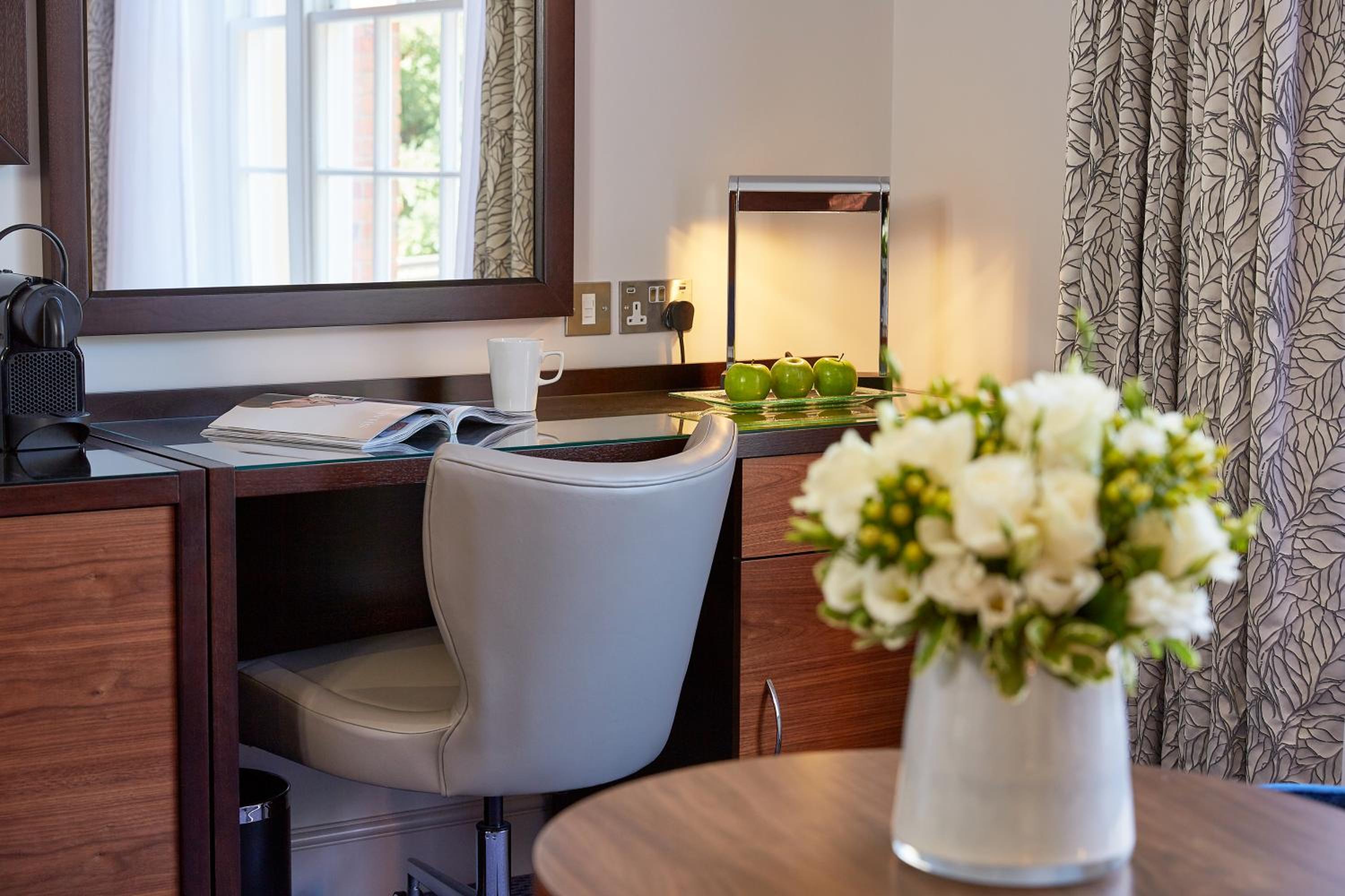 Grand Deluxe Queen Room