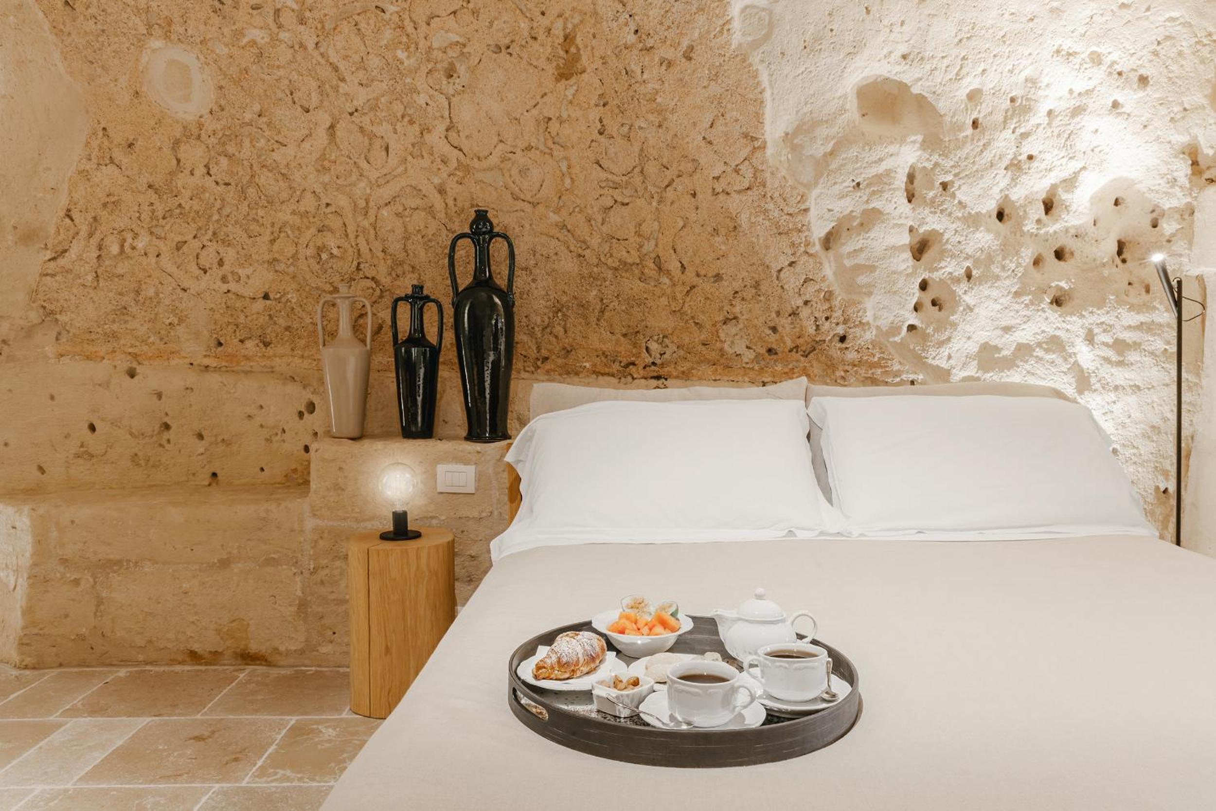 Deluxe Double Room with Bath - Photo 1