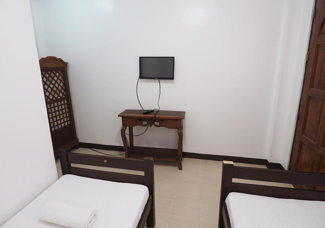Budget Double Room photo 3