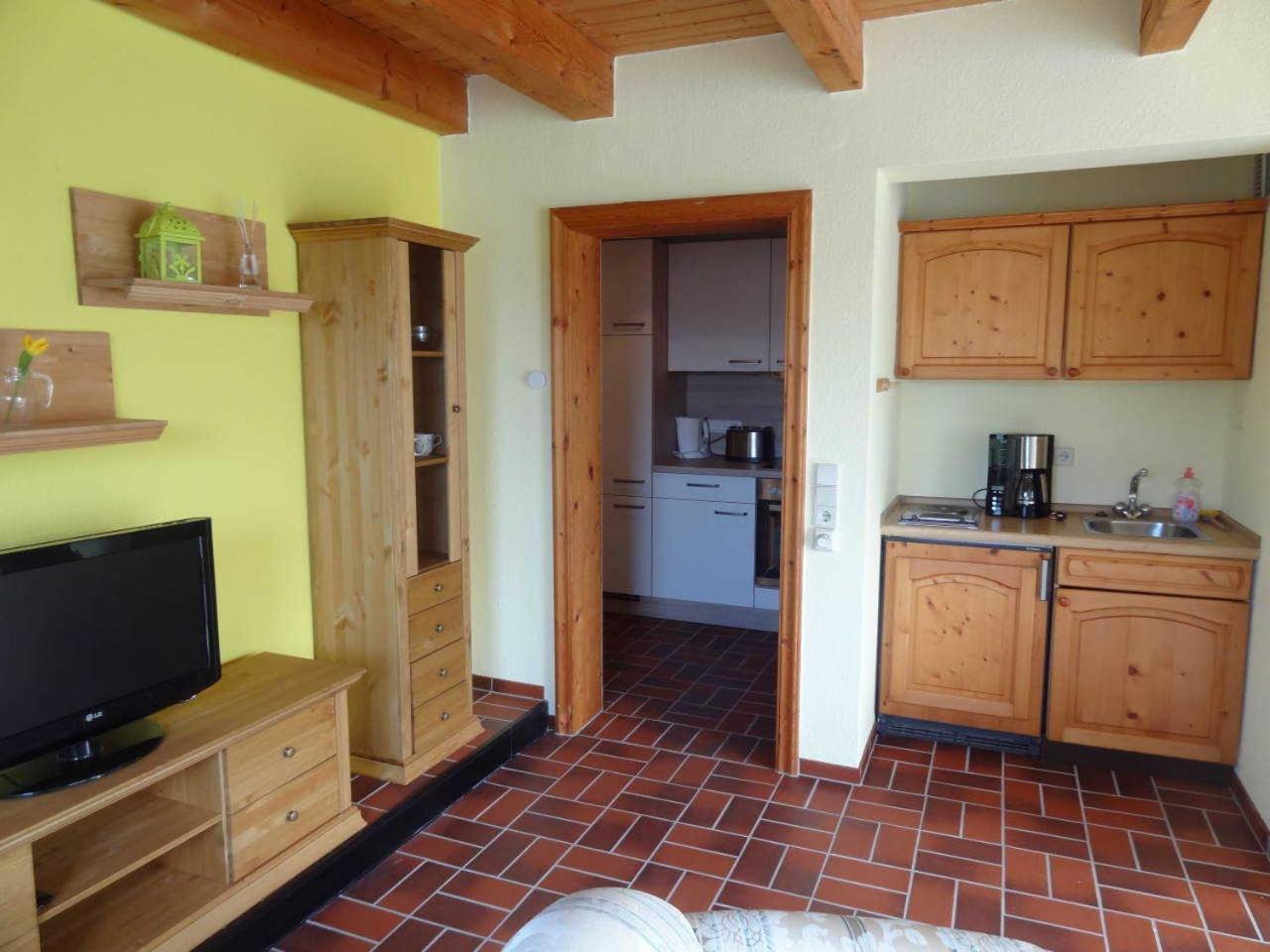One-Bedroom Apartment with Terrace photo 2