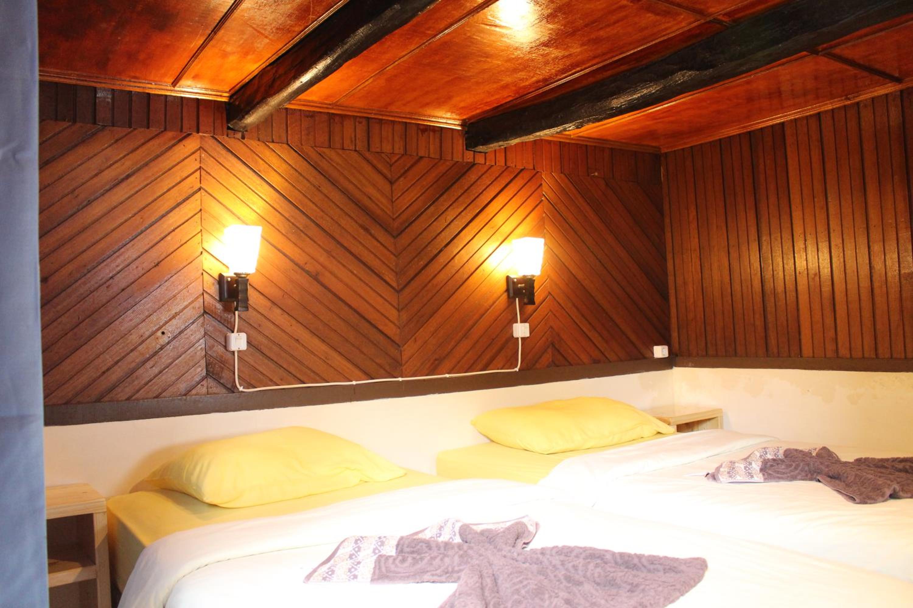 Economy Twin Room photo 3