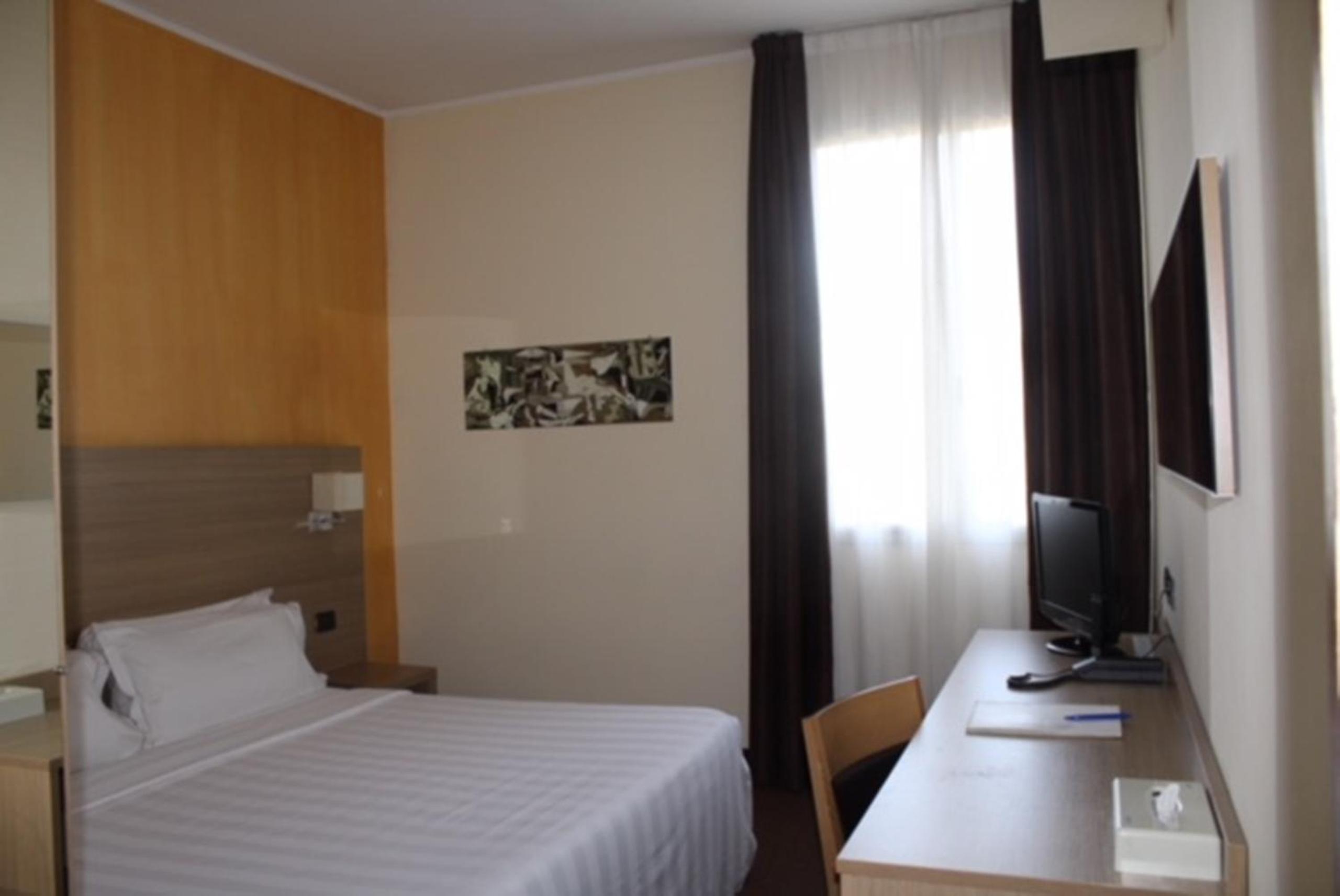 Classic Double Room - Photo 4