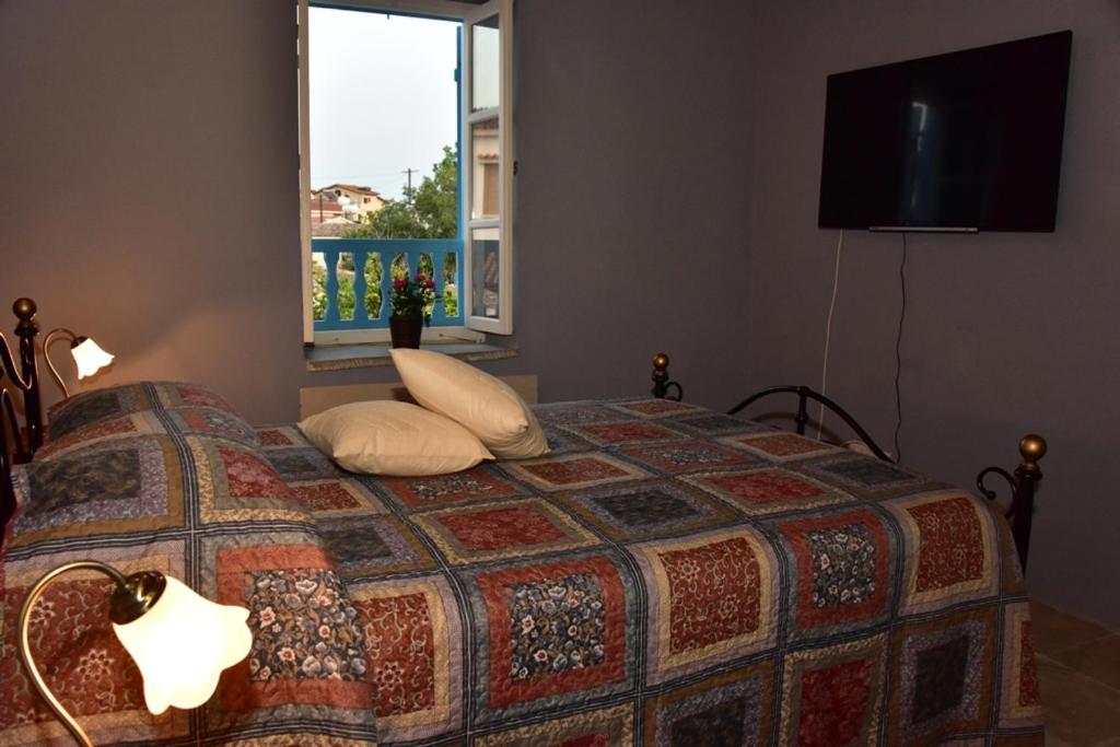 Two-Bedroom Apartment - Photo 21