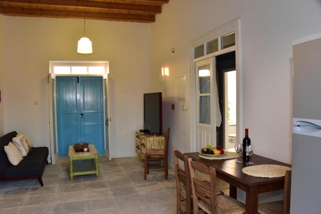 Two-Bedroom Apartment - Photo 30