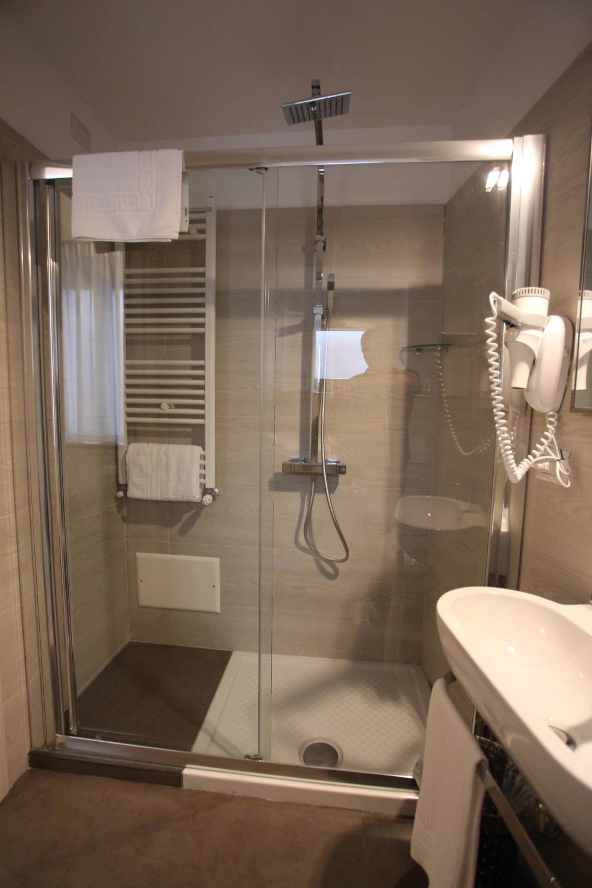 Standard Triple Room photo 3