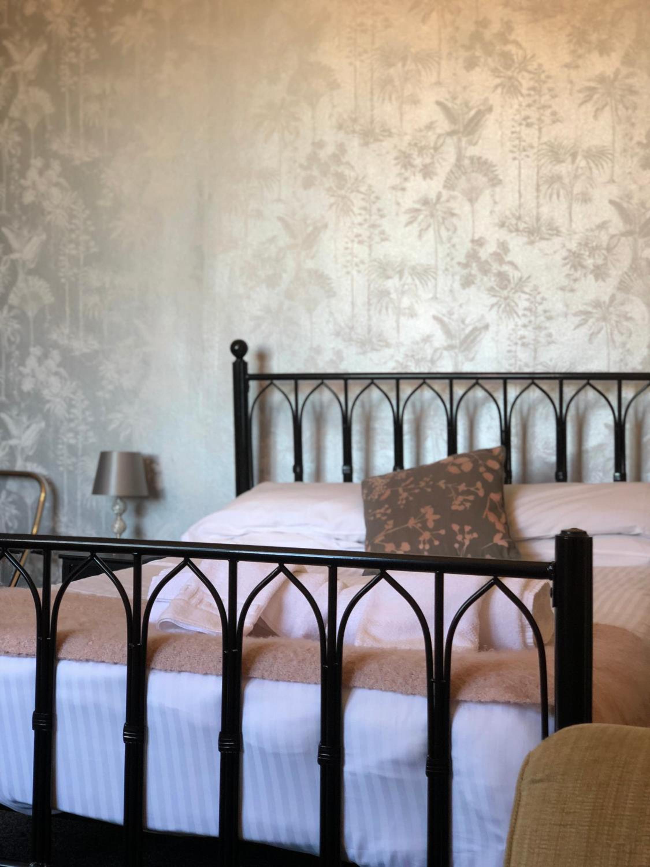 Large Double Room photo 1