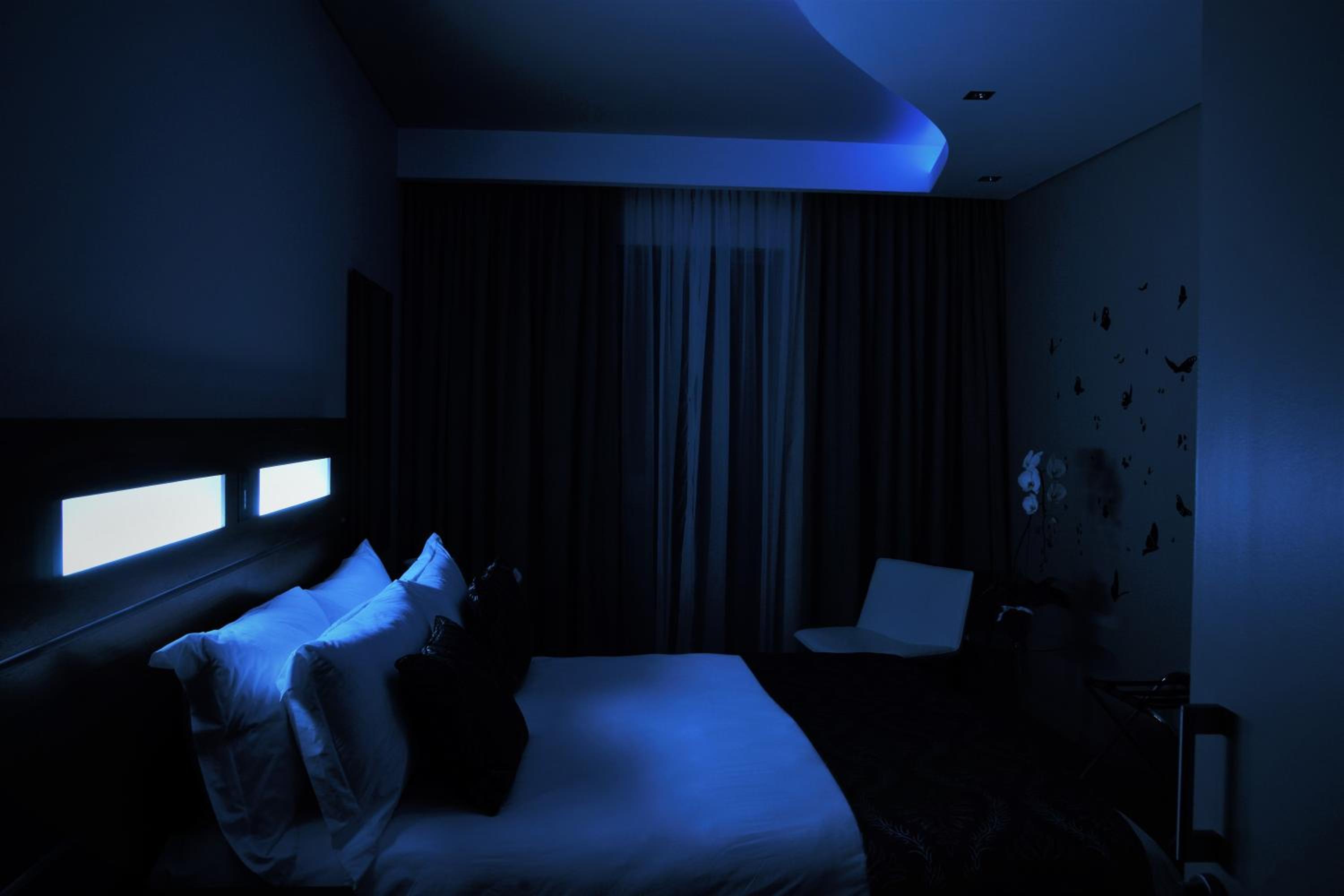 Single Room with Private Bathroom photo 2