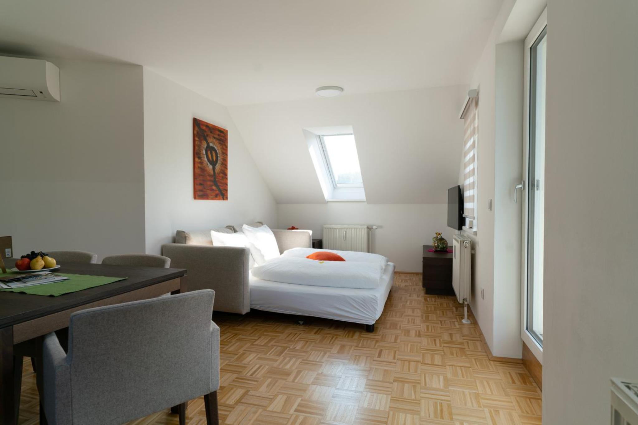Two-Bedroom Apartment with Balcony - Photo 17