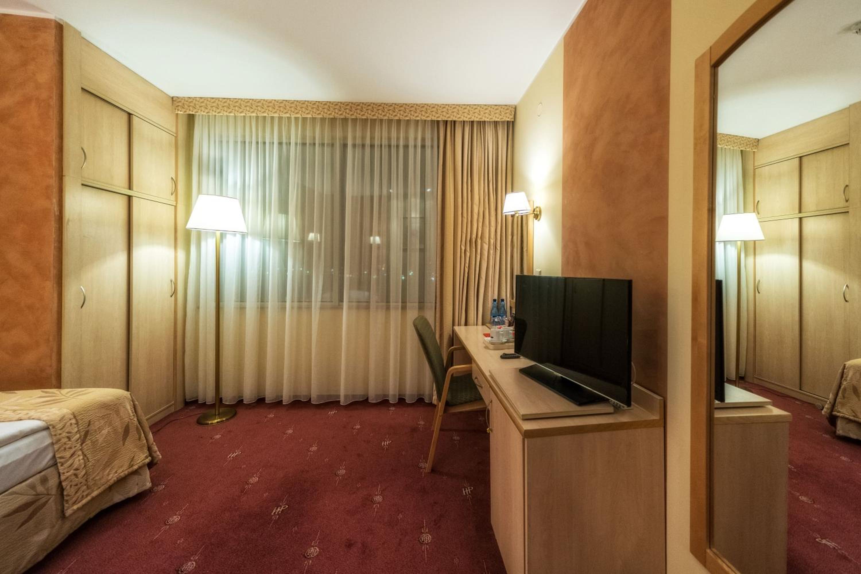 HP Park Plaza, Billede 5