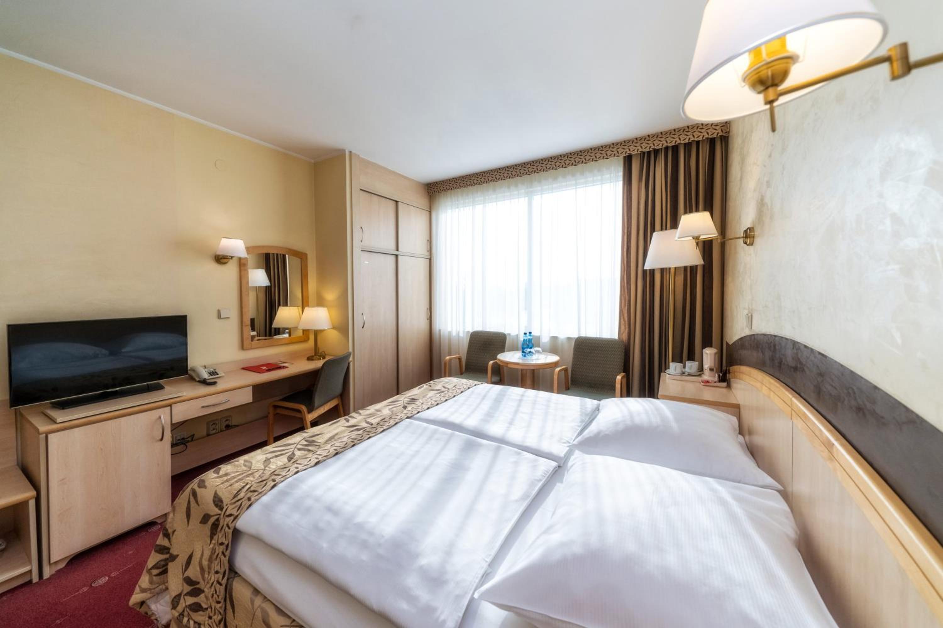 Double Room - Photo 5