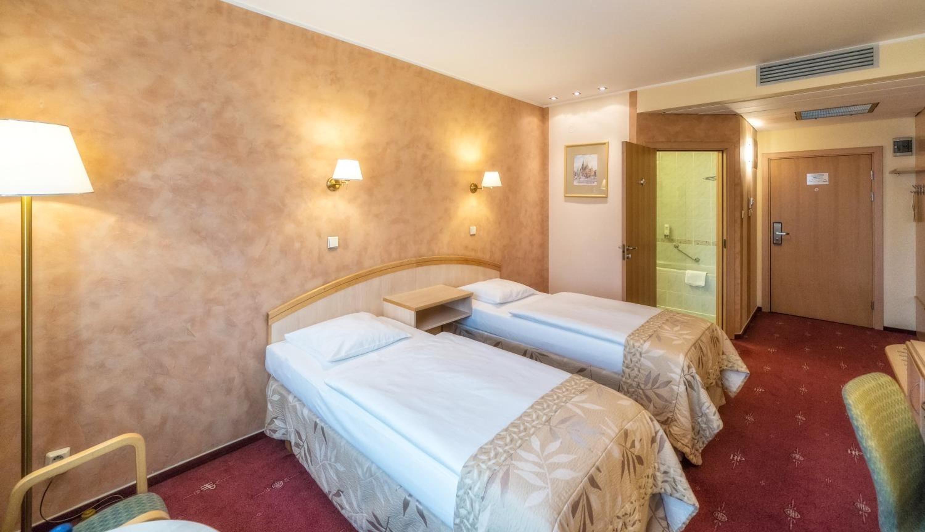 Twin Room - Photo 4