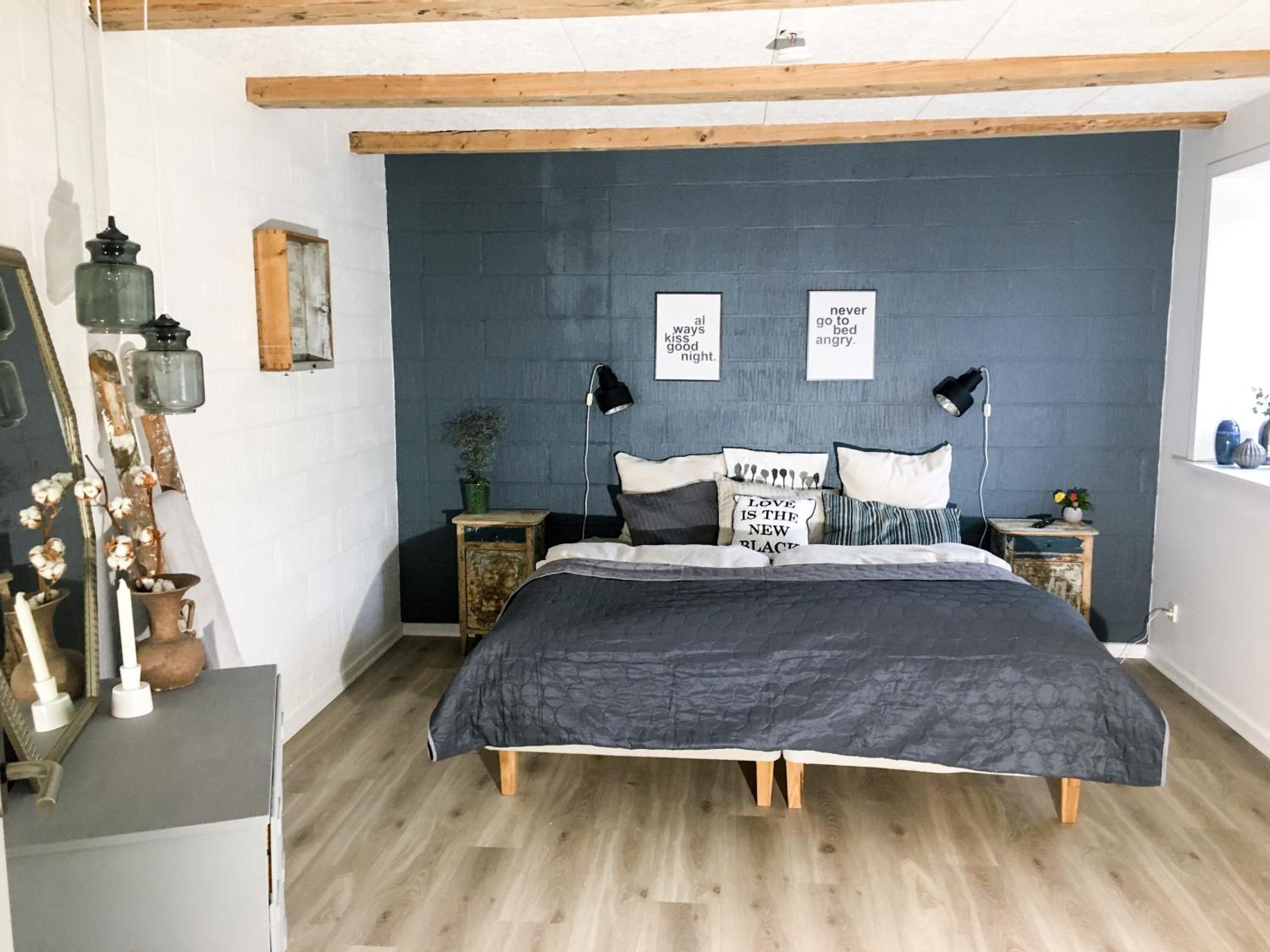 Double or Twin Room with Shared Bathroom photo 1