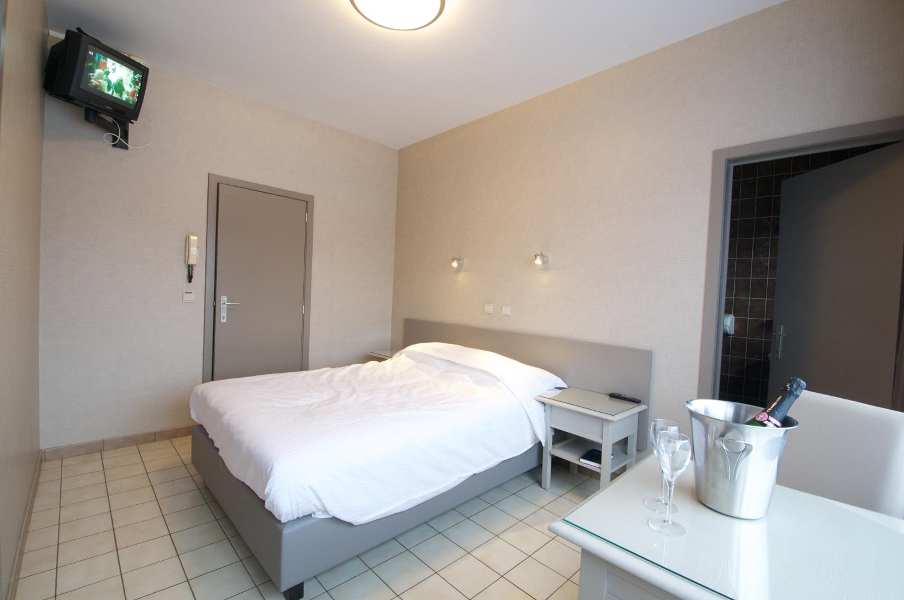 Large Single Room photo 2