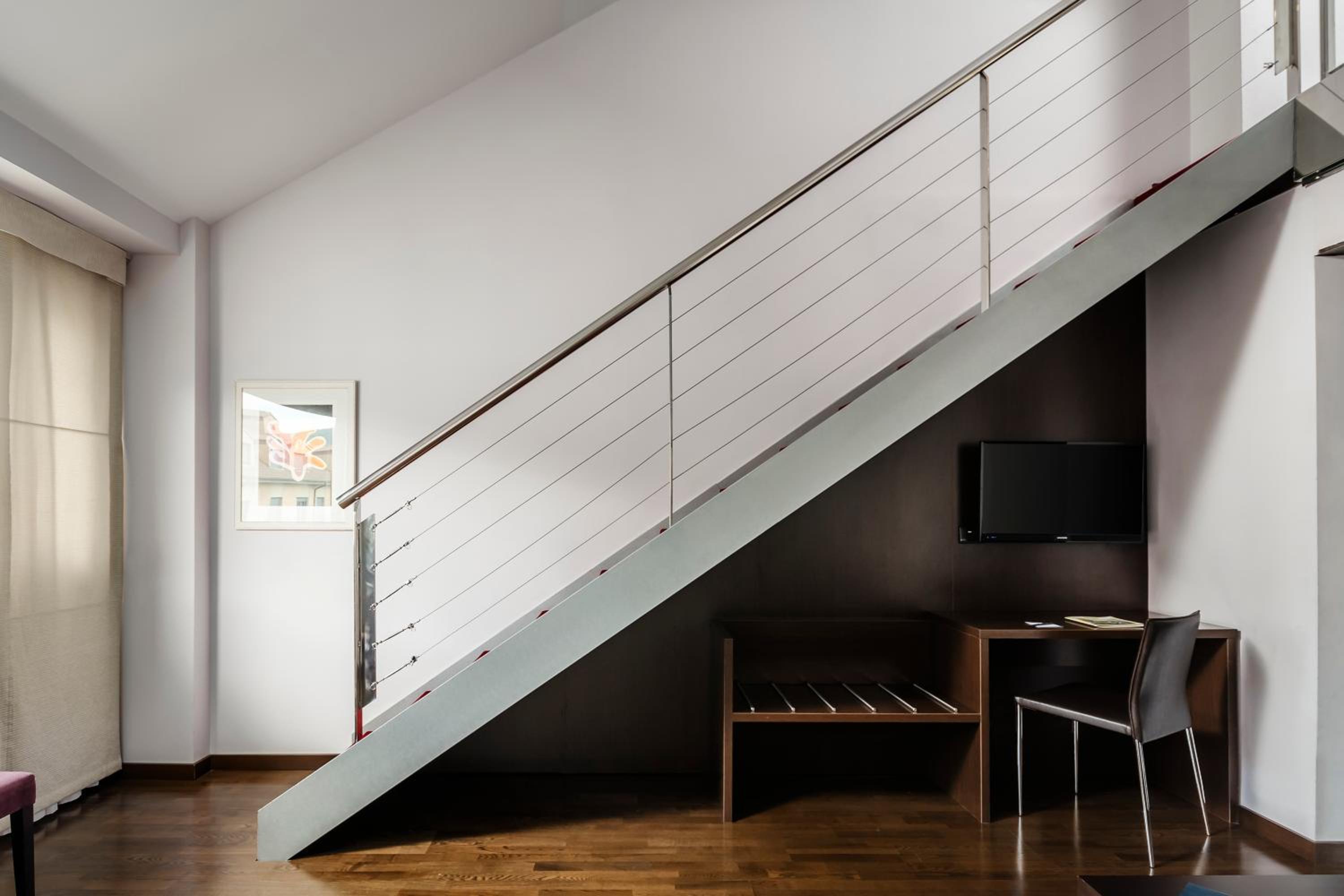 Superior Duplex - Photo 4