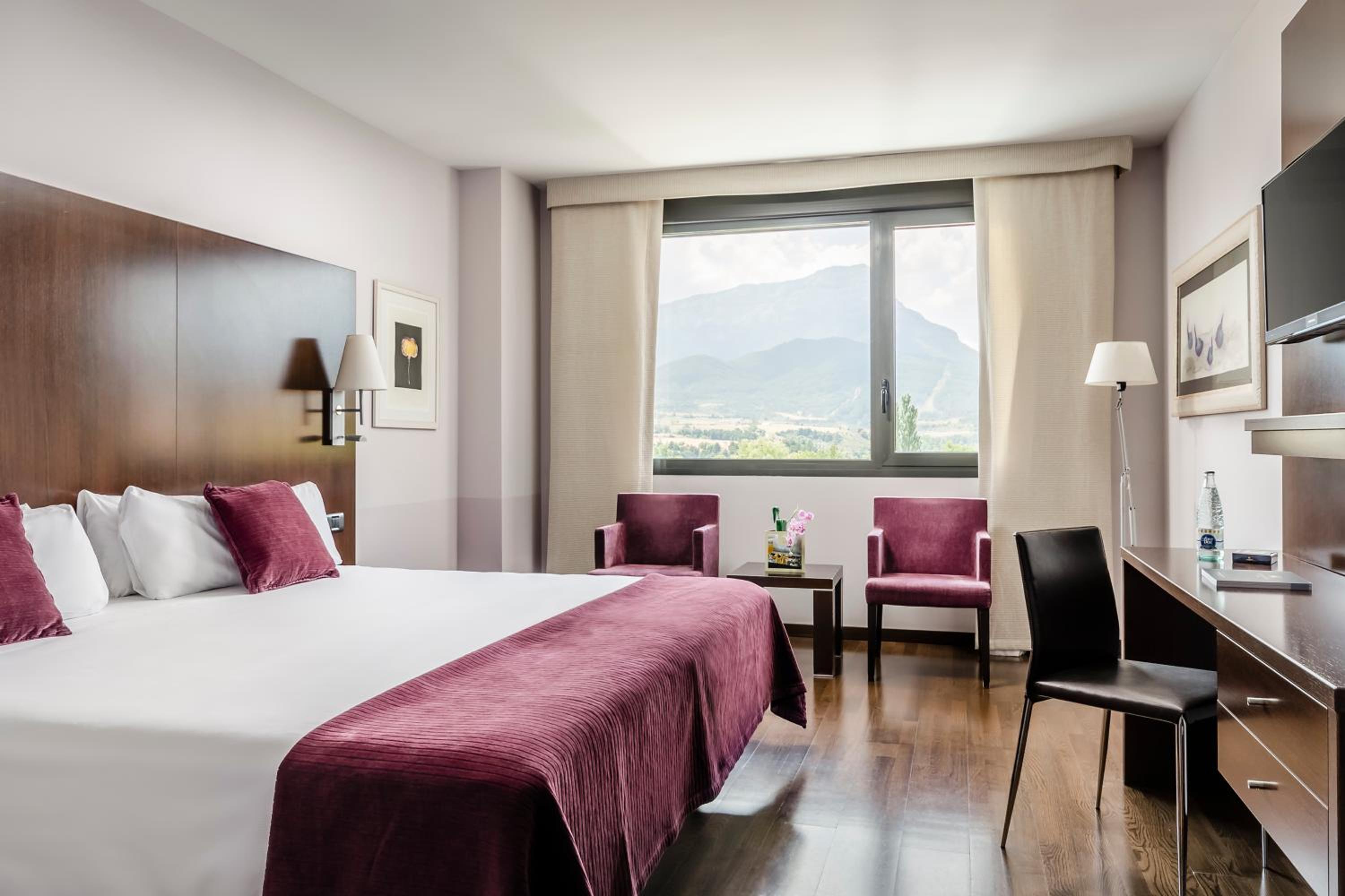 Standard Twin Room - Photo 1