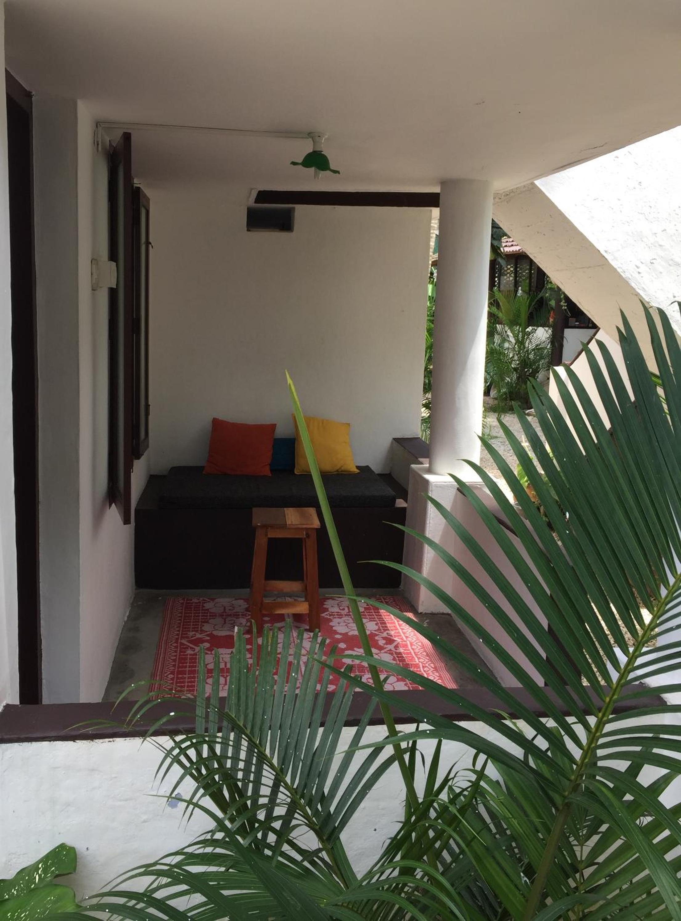 Budget Queen Non AC(Ground floor) - Photo 12