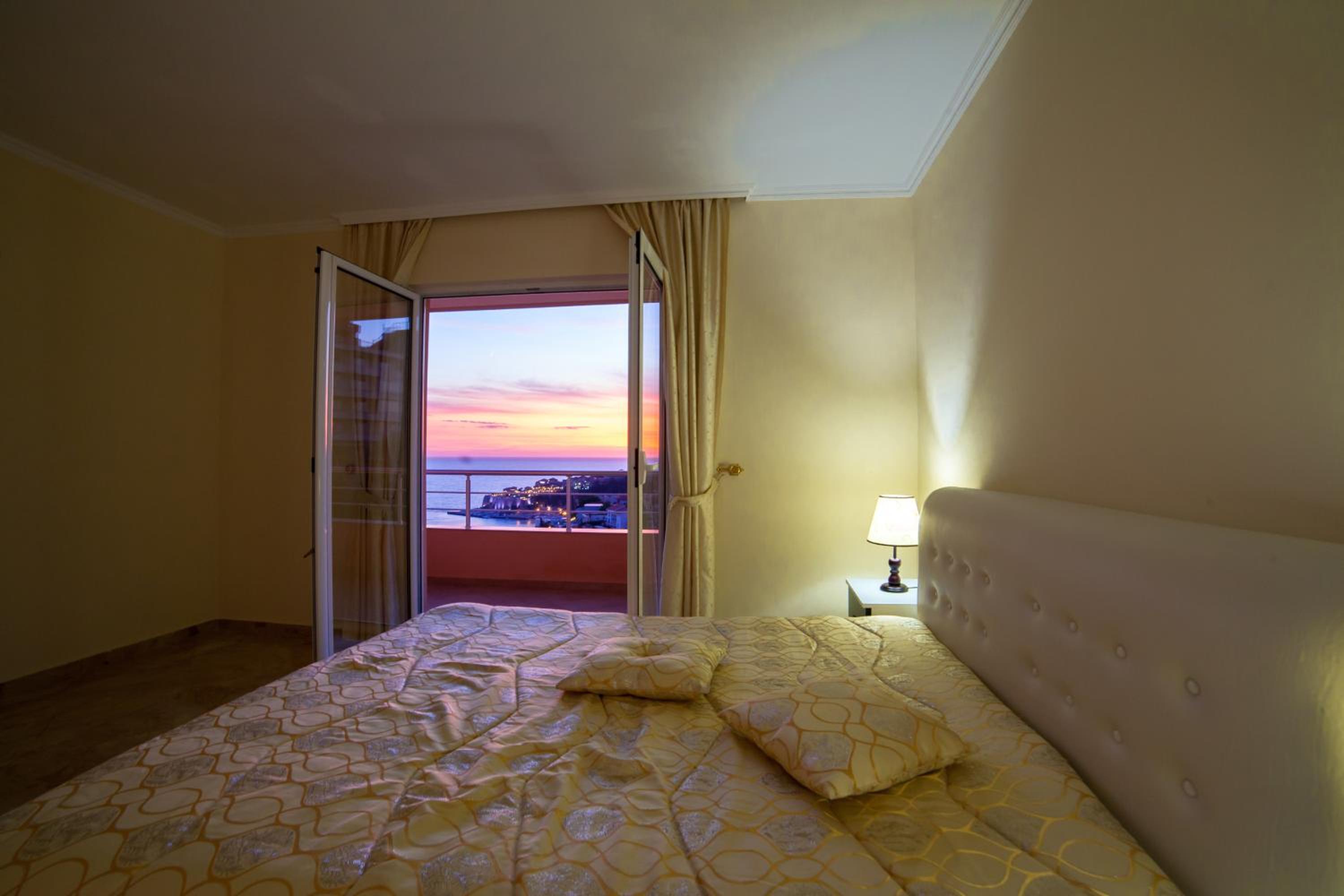 Double Room With Balcony And Sea View
