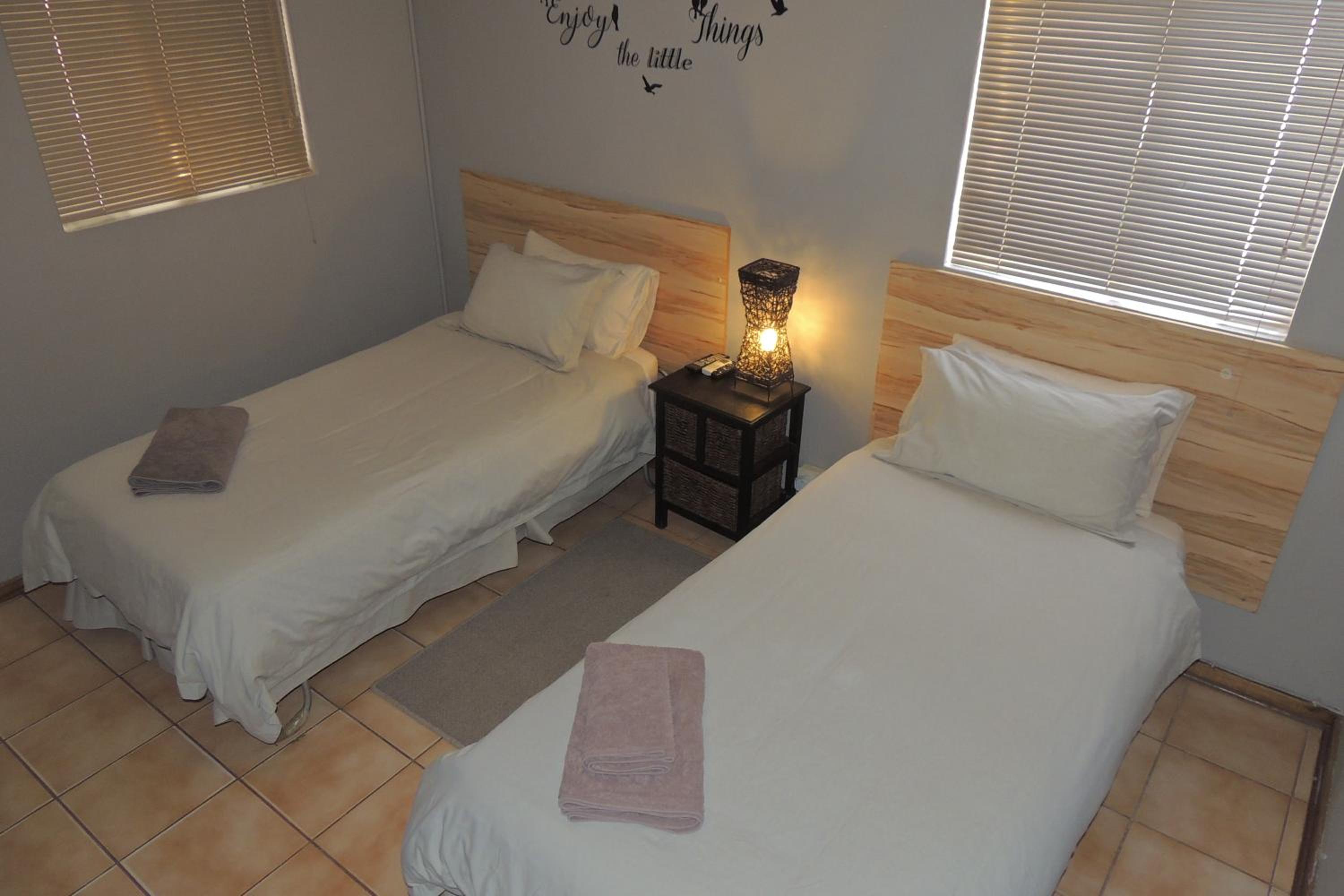 Twin Room with Shower - Photo 1