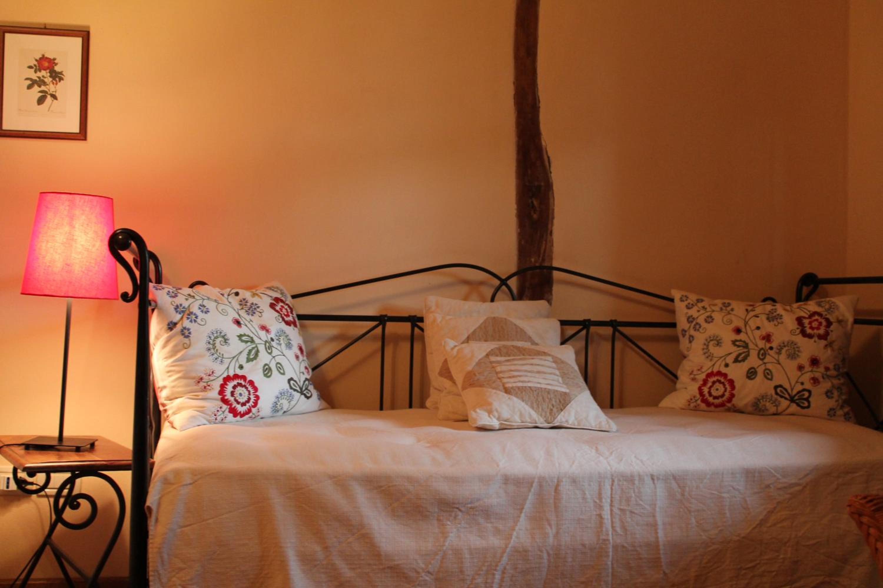 Double Room with Private Bathroom - Photo 19