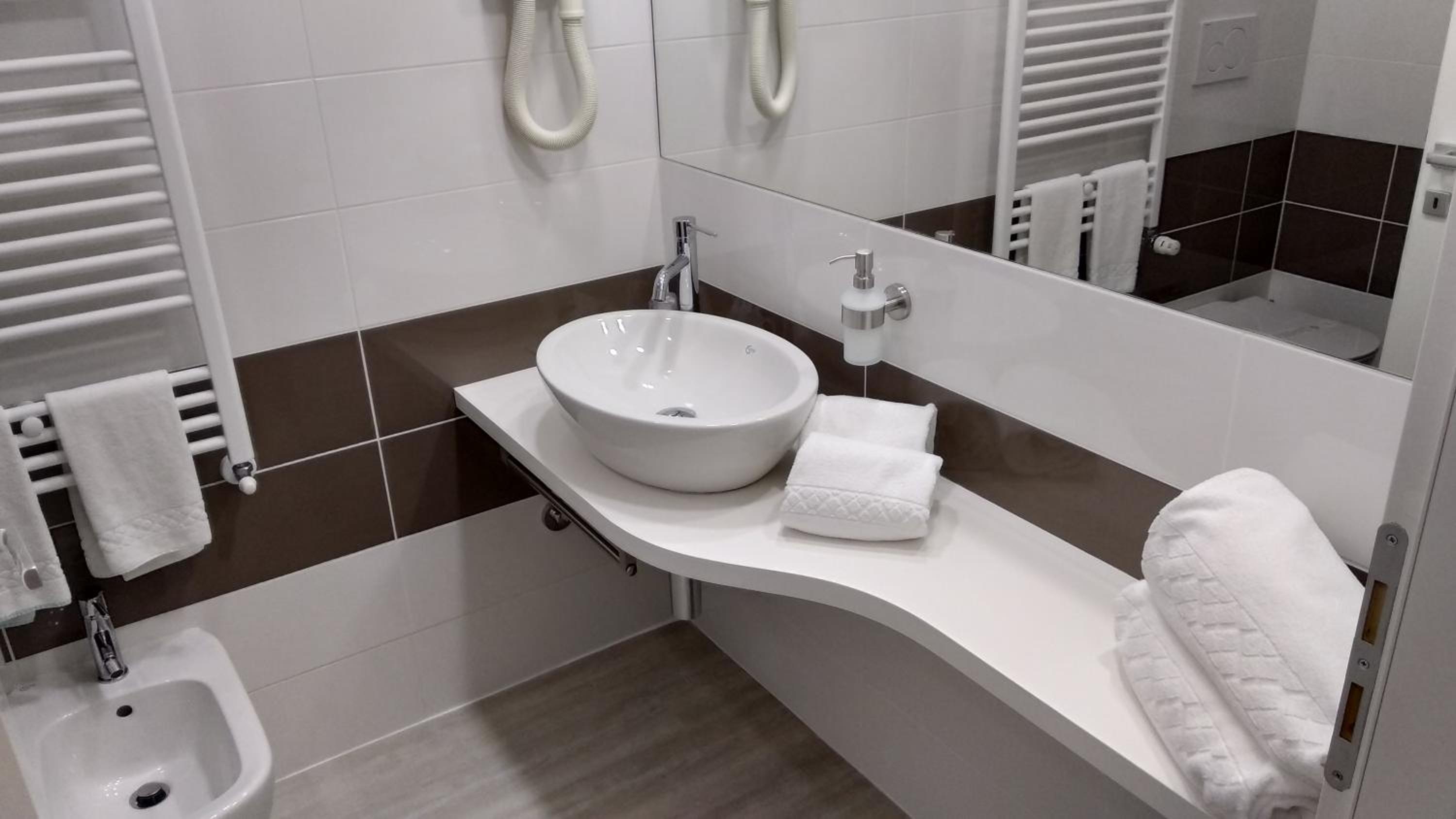 Superior Double Room - Photo 8