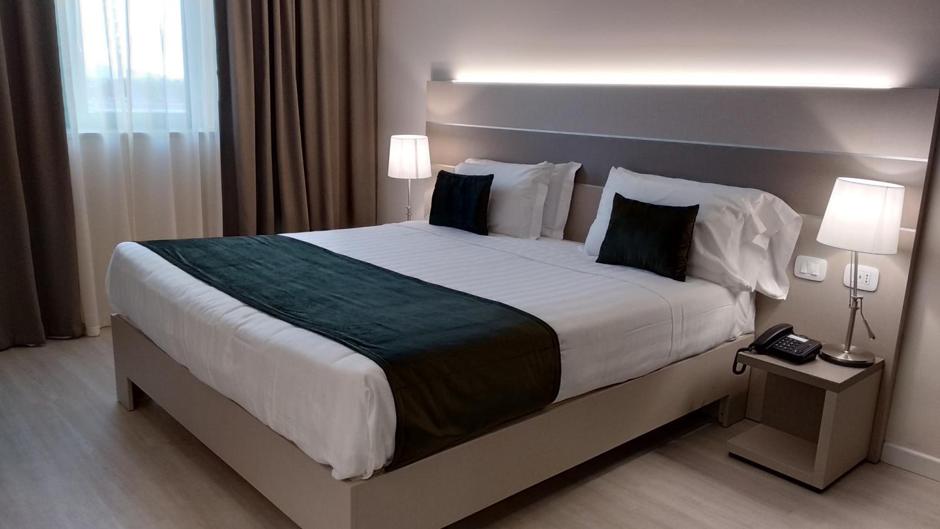 Superior Double Room - Photo 1