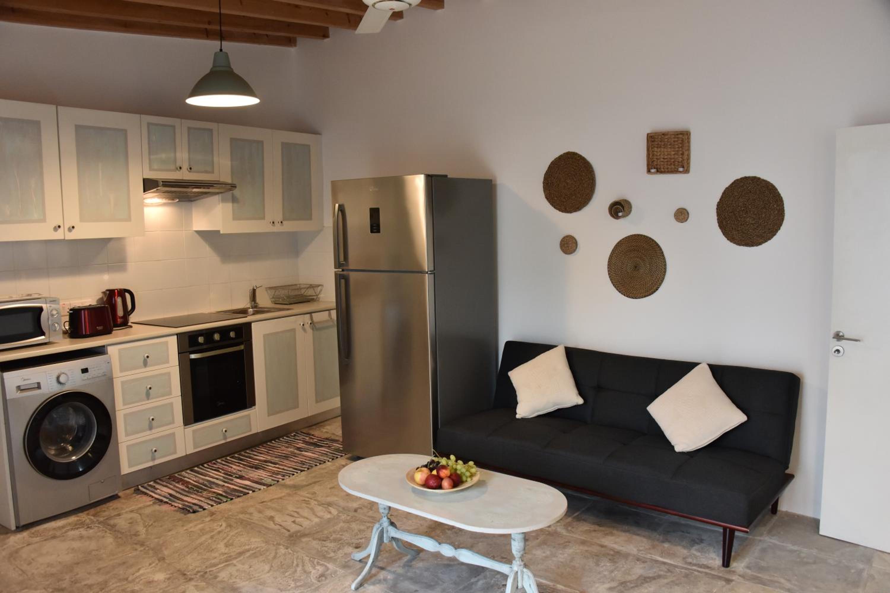 One-Bedroom House - Photo 15