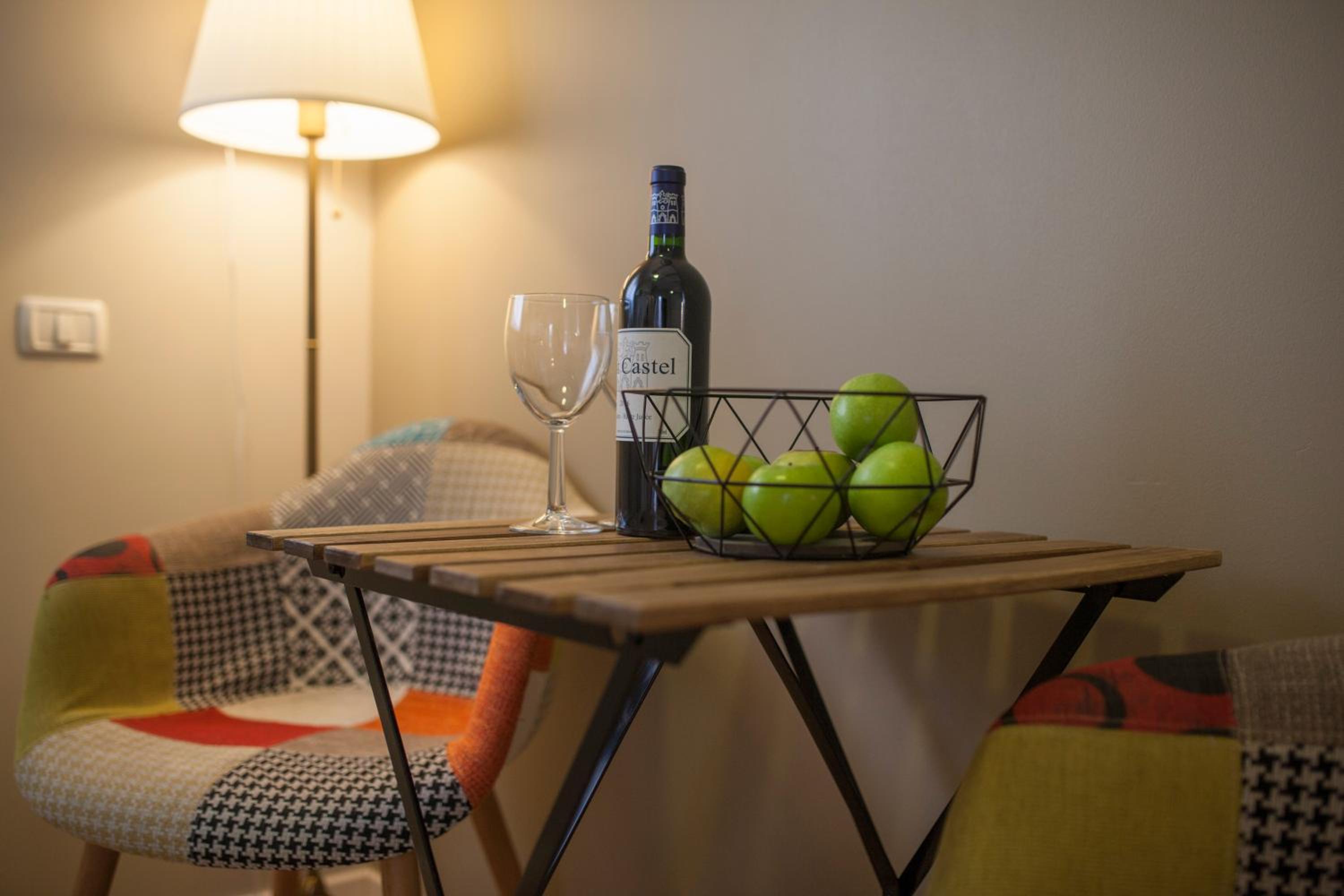 Suite with Balcony - Photo 17