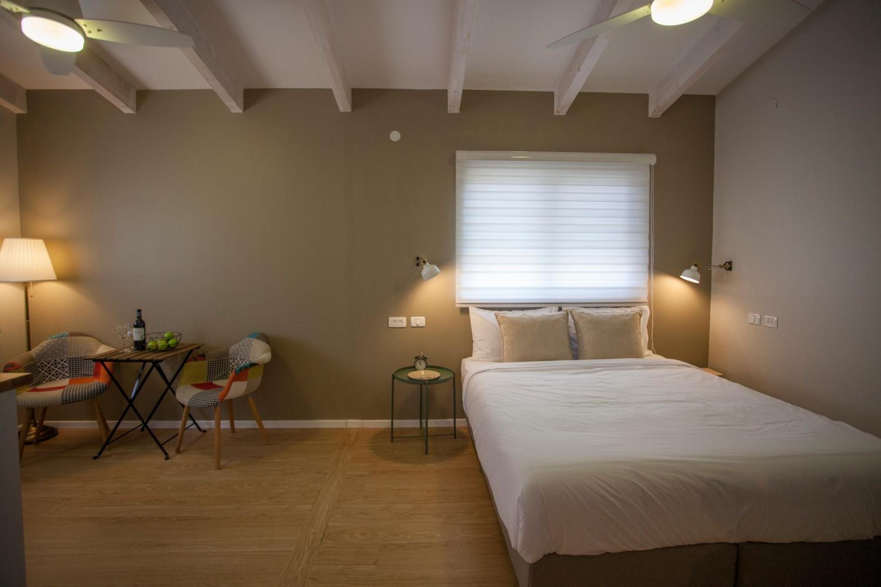 Suite with Balcony - Photo 15
