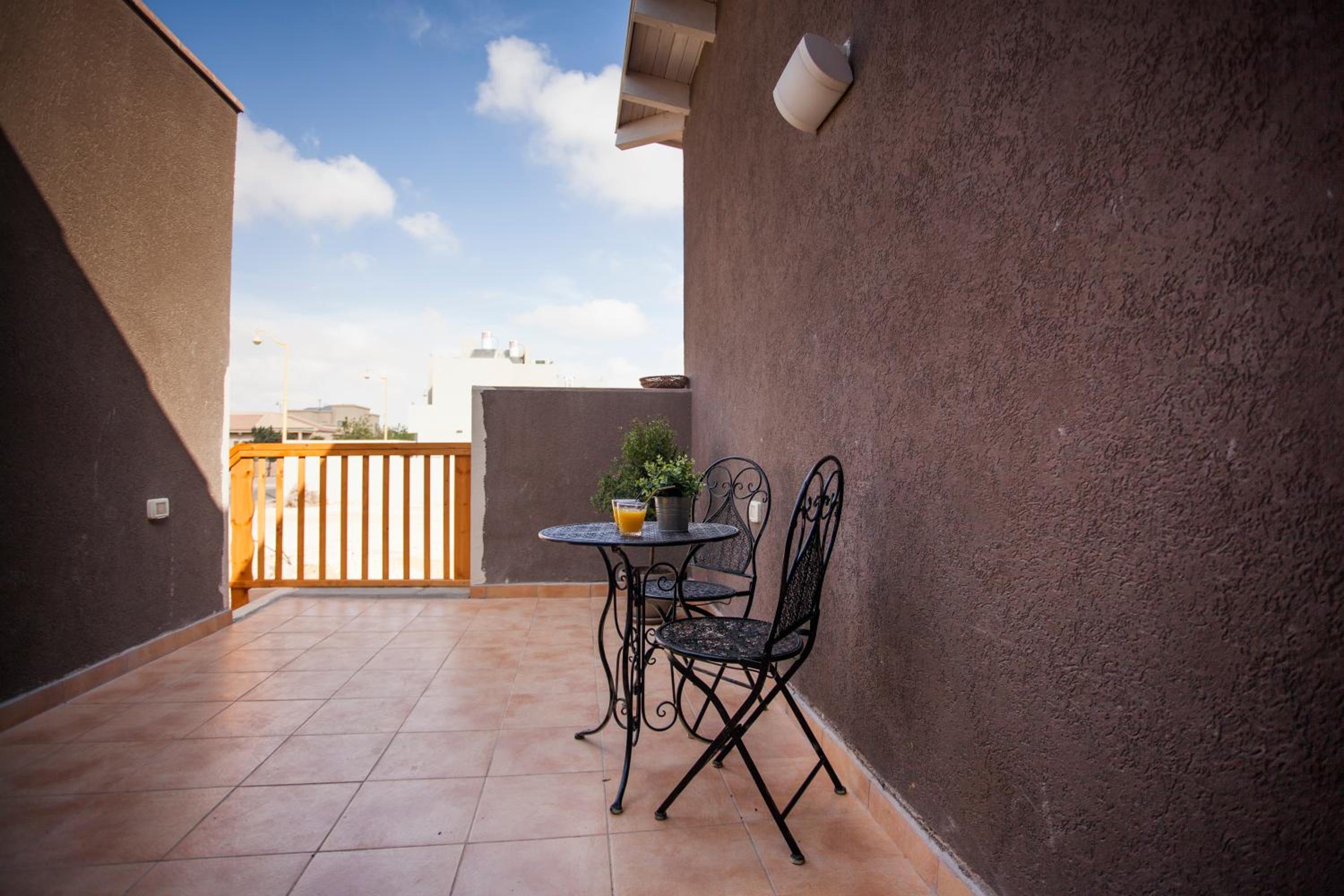 Suite with Balcony - Photo 16