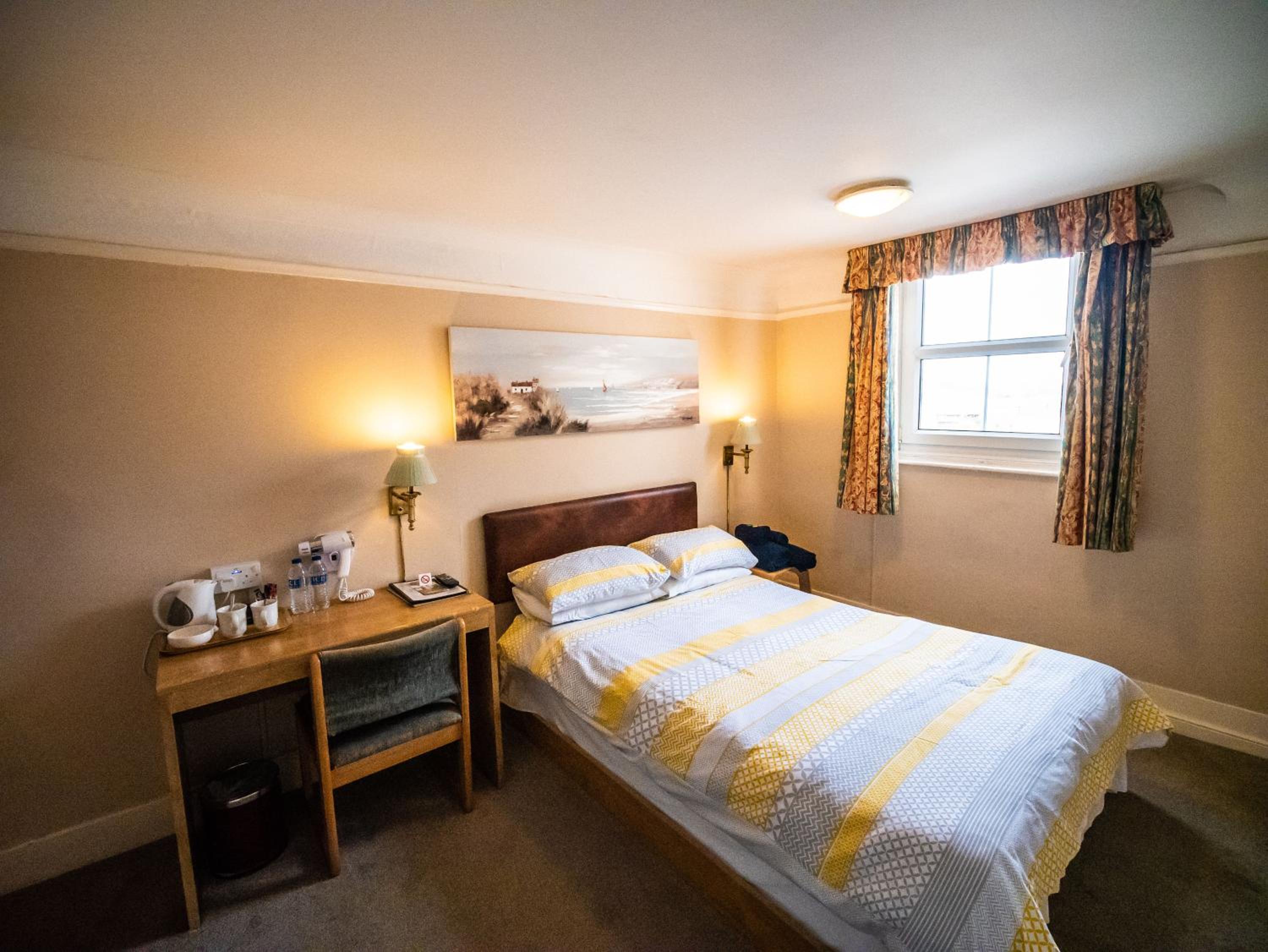 Budget Double Room - Photo 2