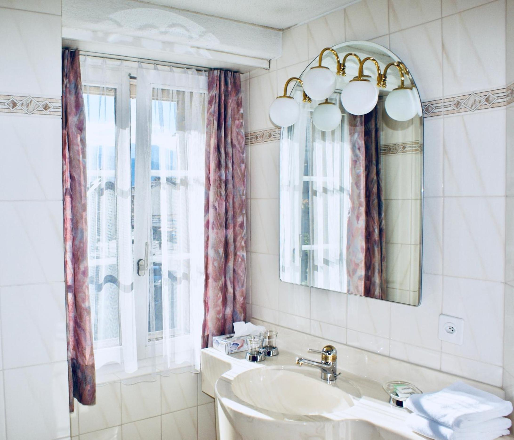 Double Room - Photo 4