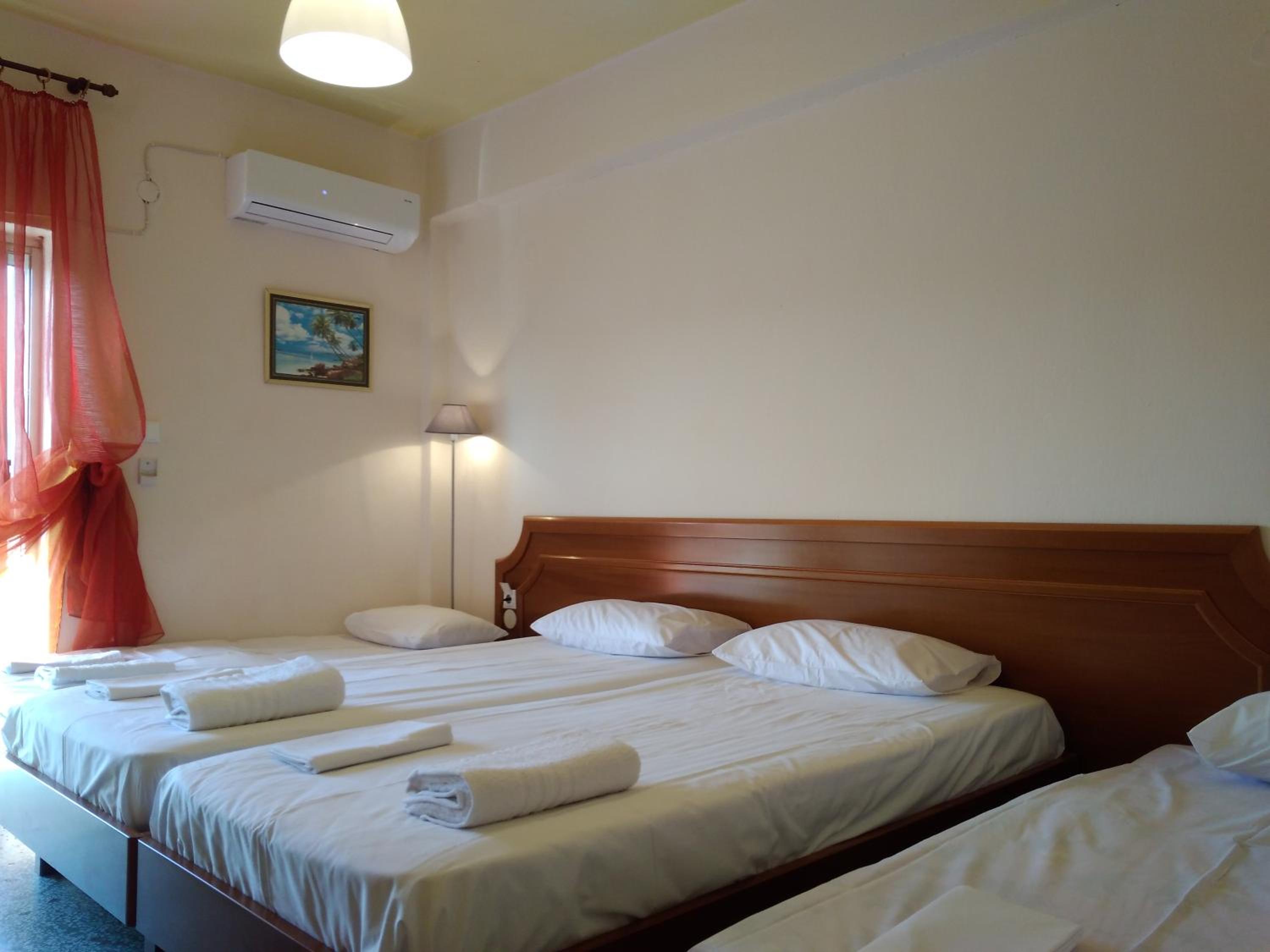 Apartment with Balcony - Photo 5