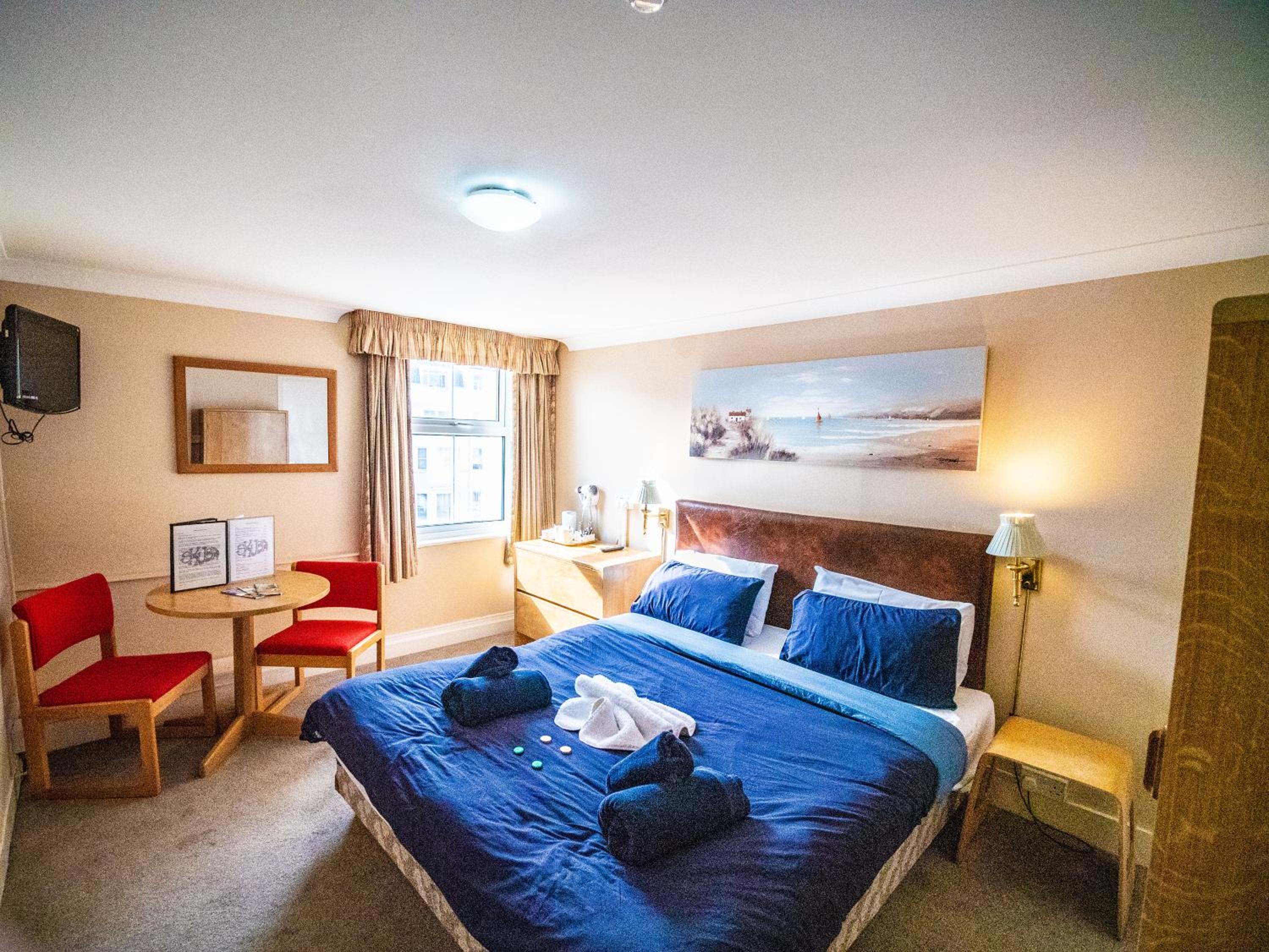 Budget Double Room - Photo 19