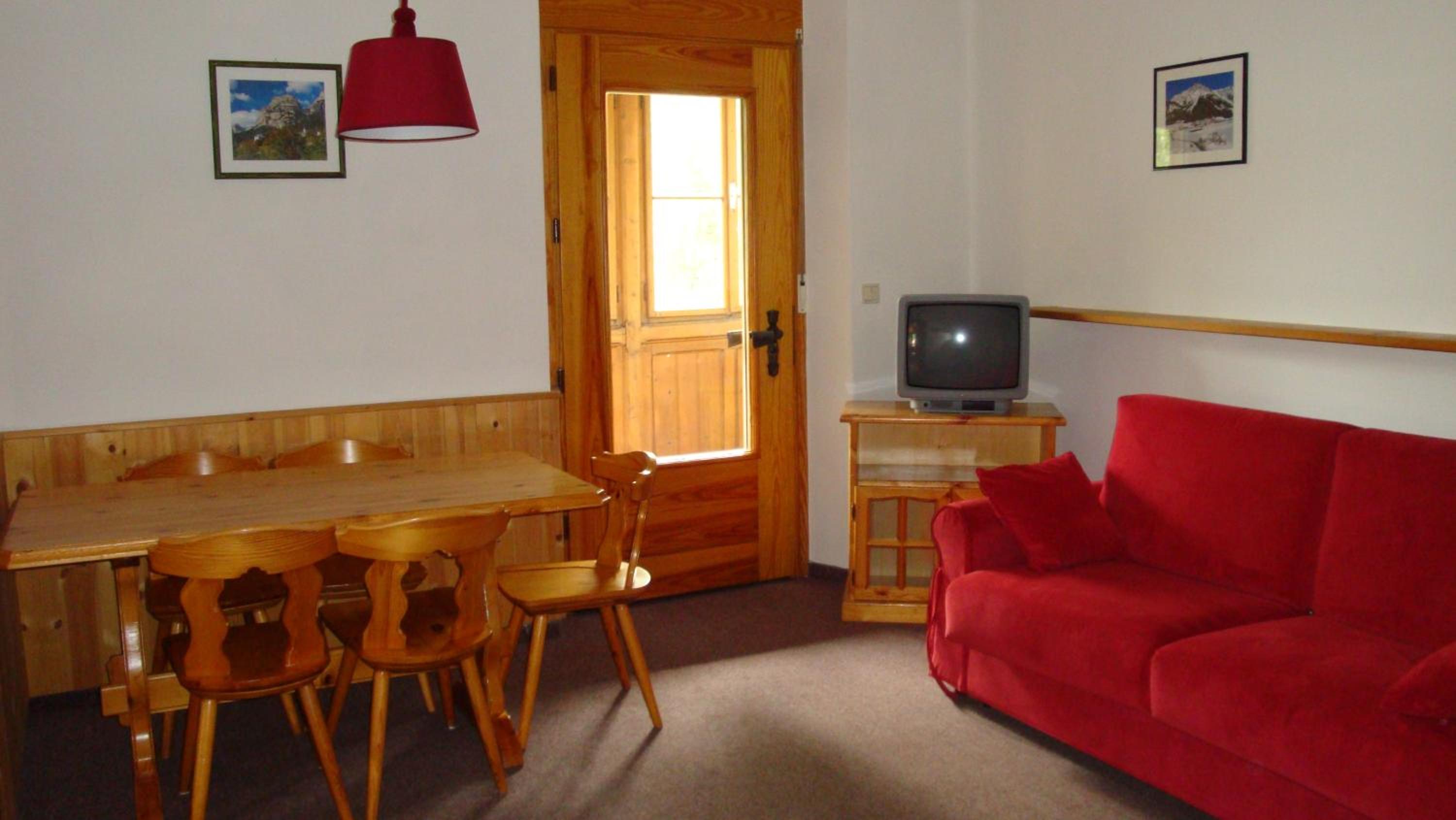 One-Bedroom Apartment (6 Adults) - Photo 5