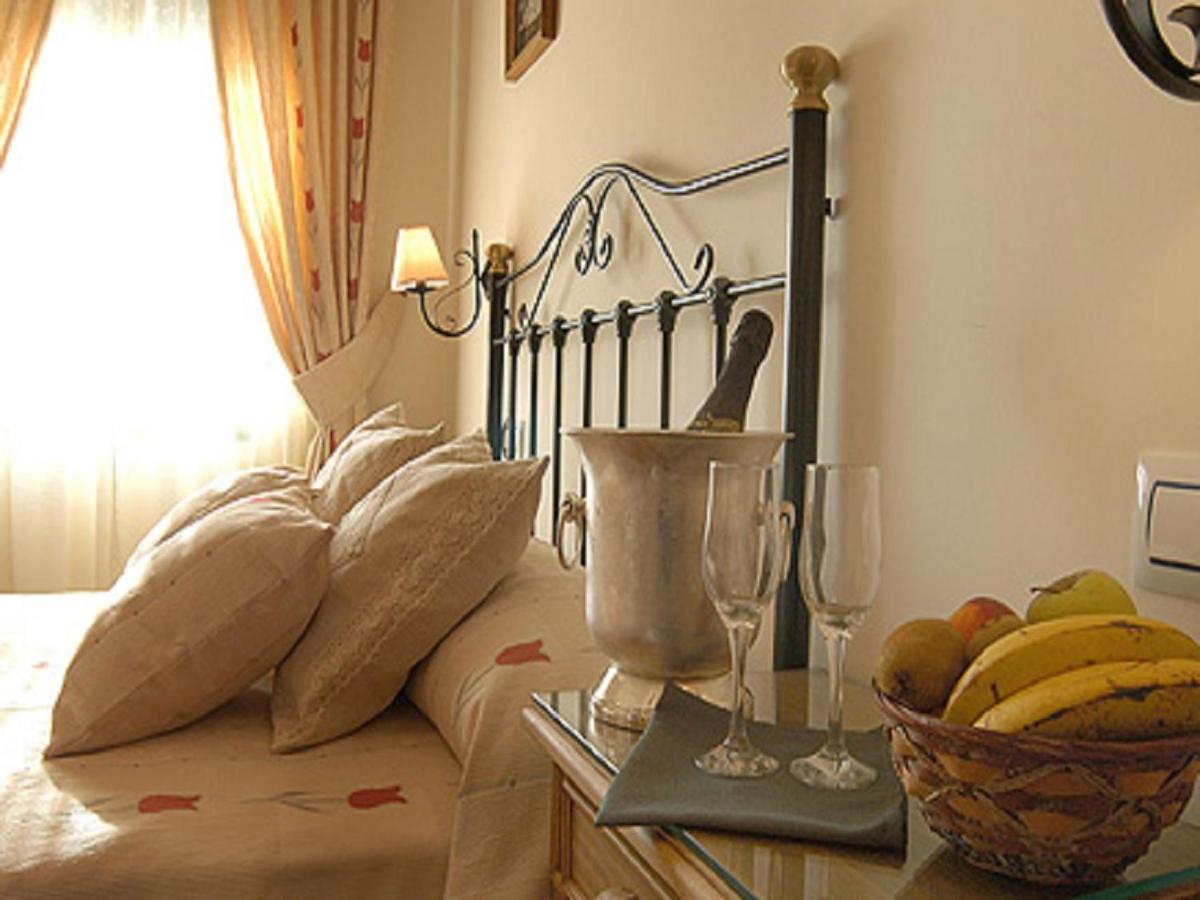 Deluxe Queen Room - Photo 1