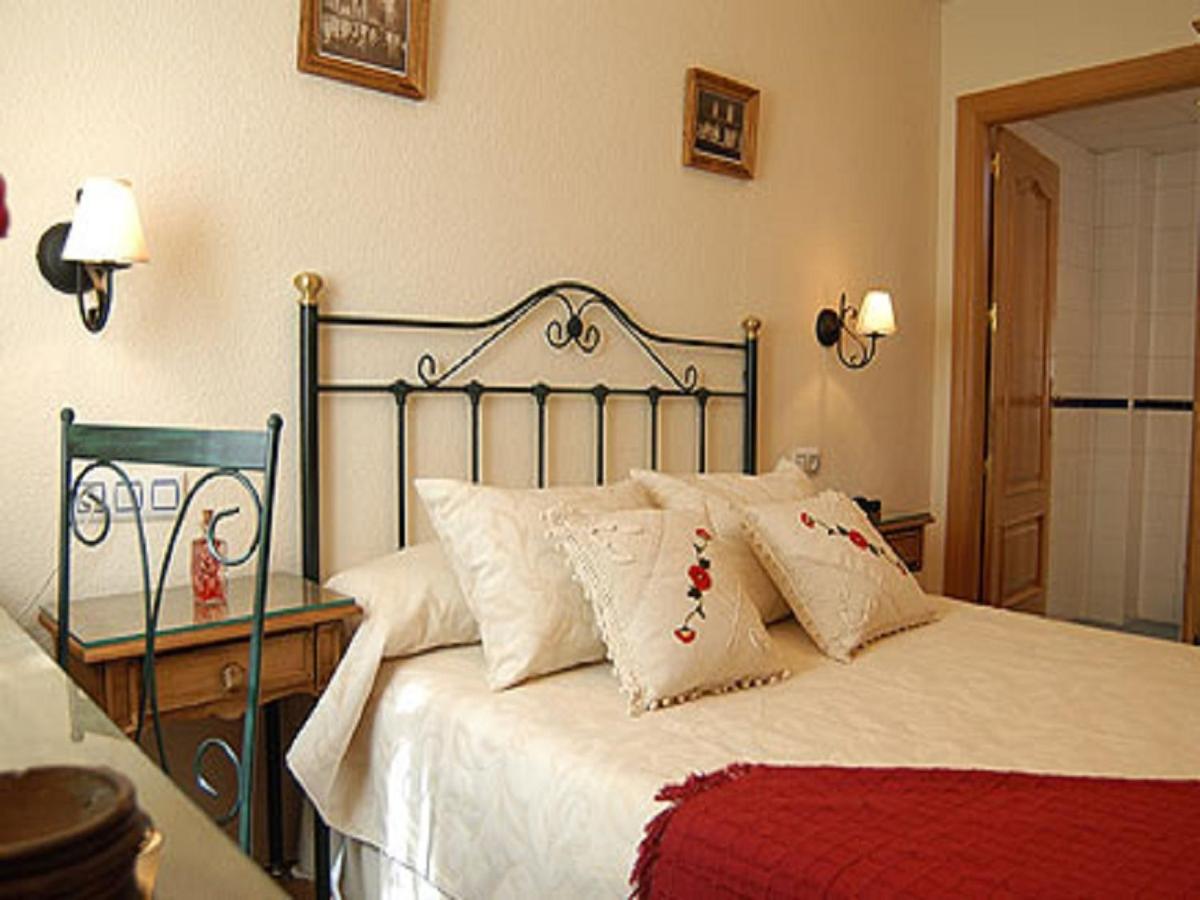 Double Room - Photo 4