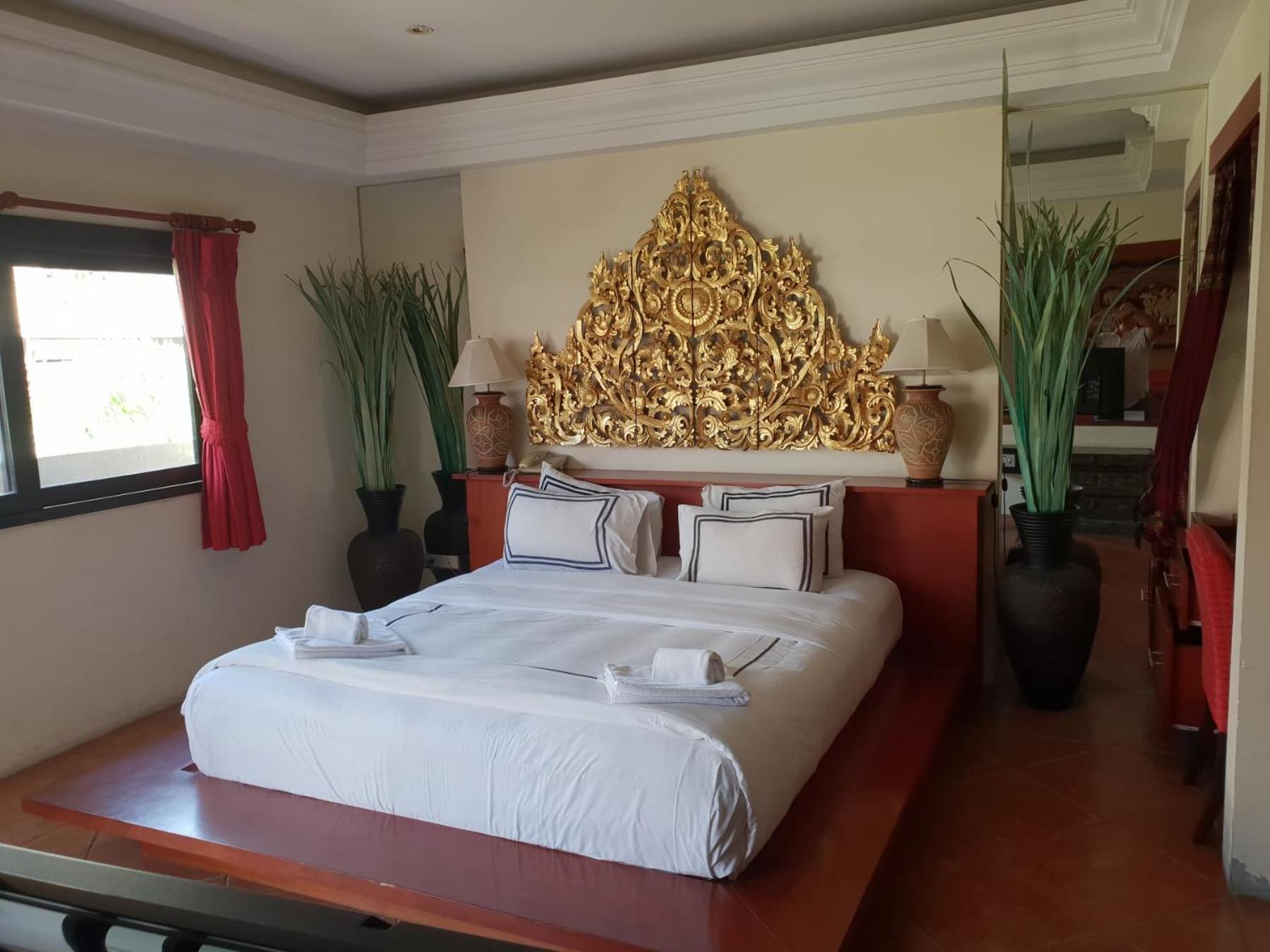 One-Bedroom Apartment - Photo 1
