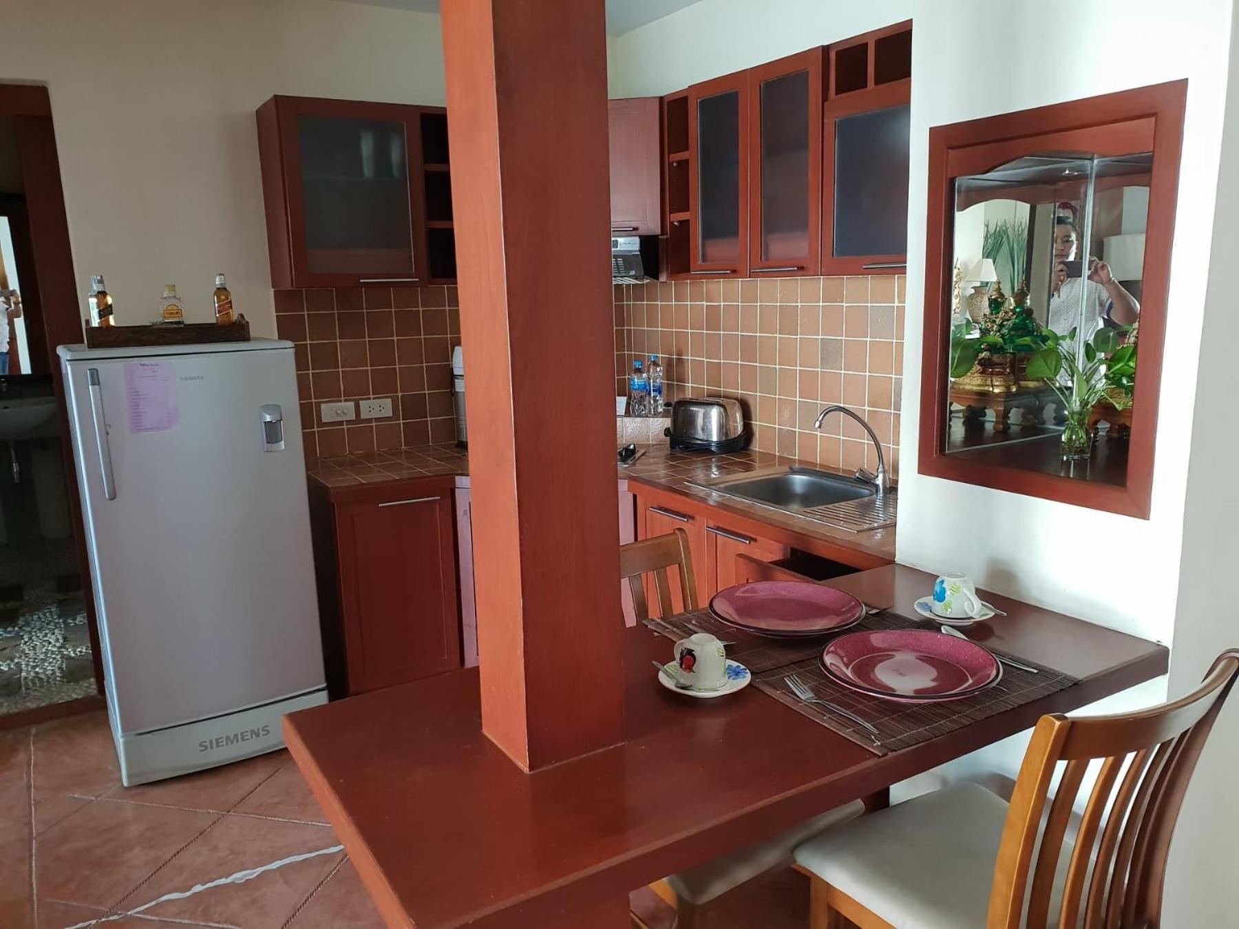 One-Bedroom Apartment - Photo 5