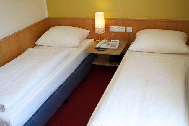 Twin Room - Photo 6