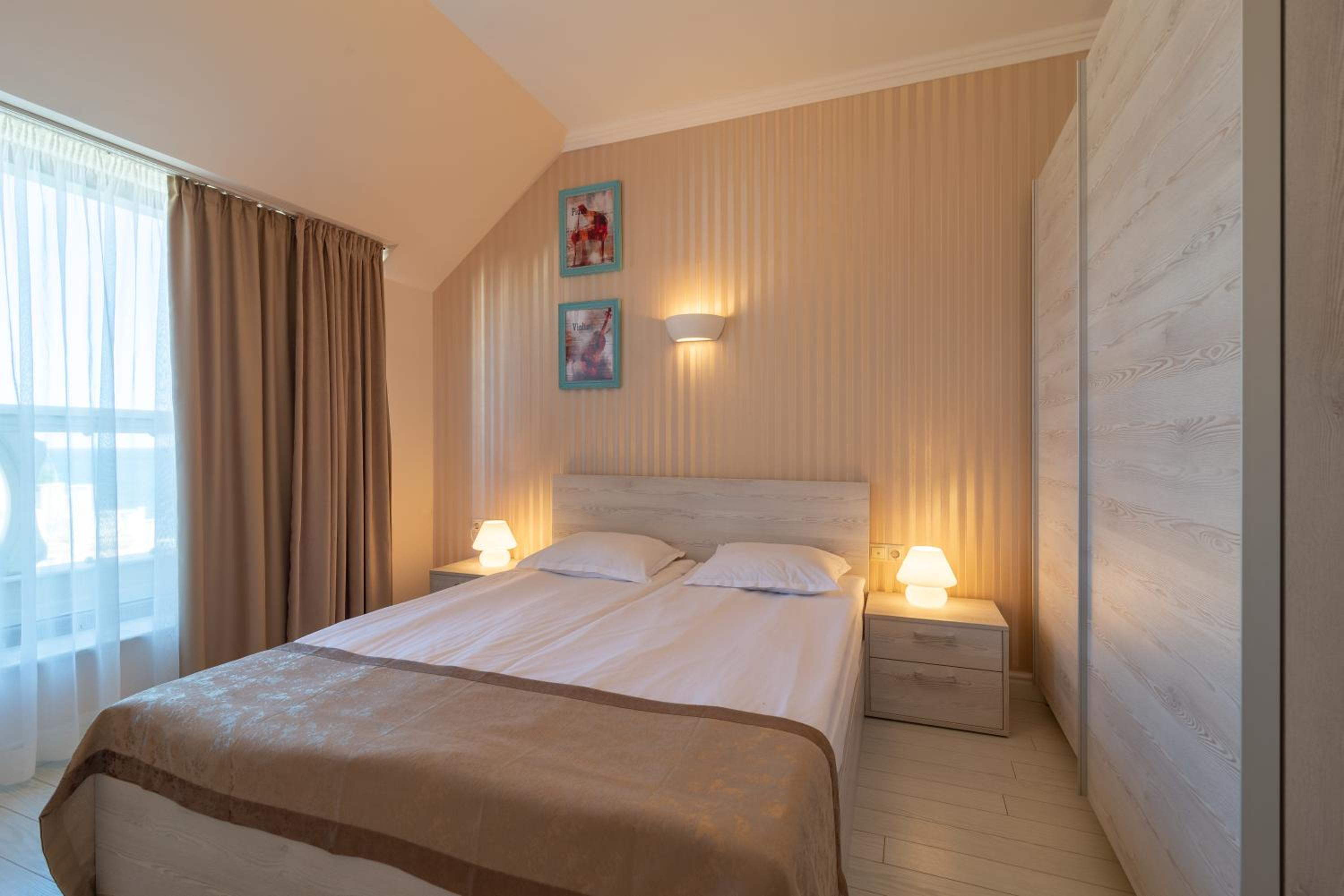Deluxe Two-Bedroom Apartment with Sea View photo 1