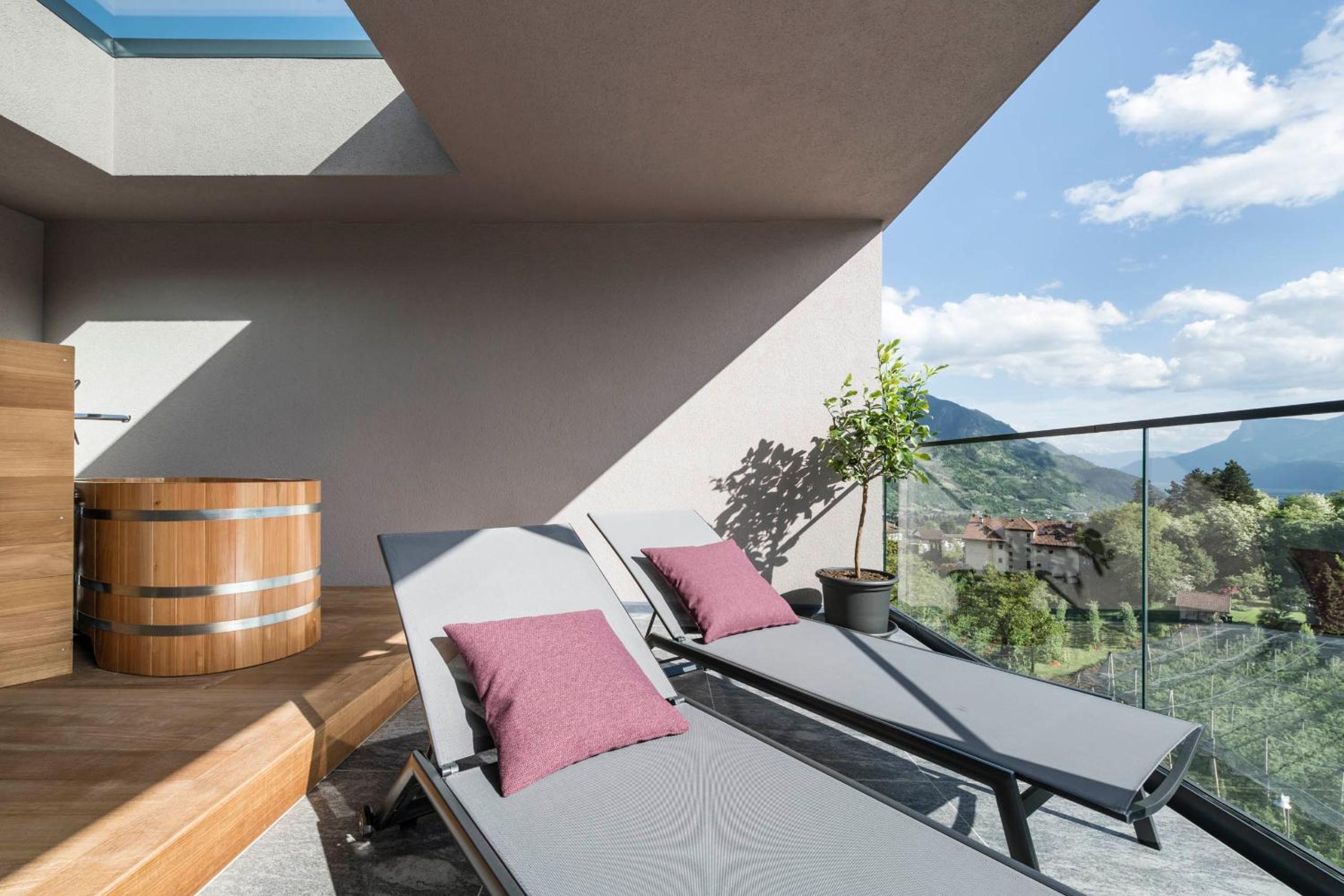 Suite with Mountain View photo 2